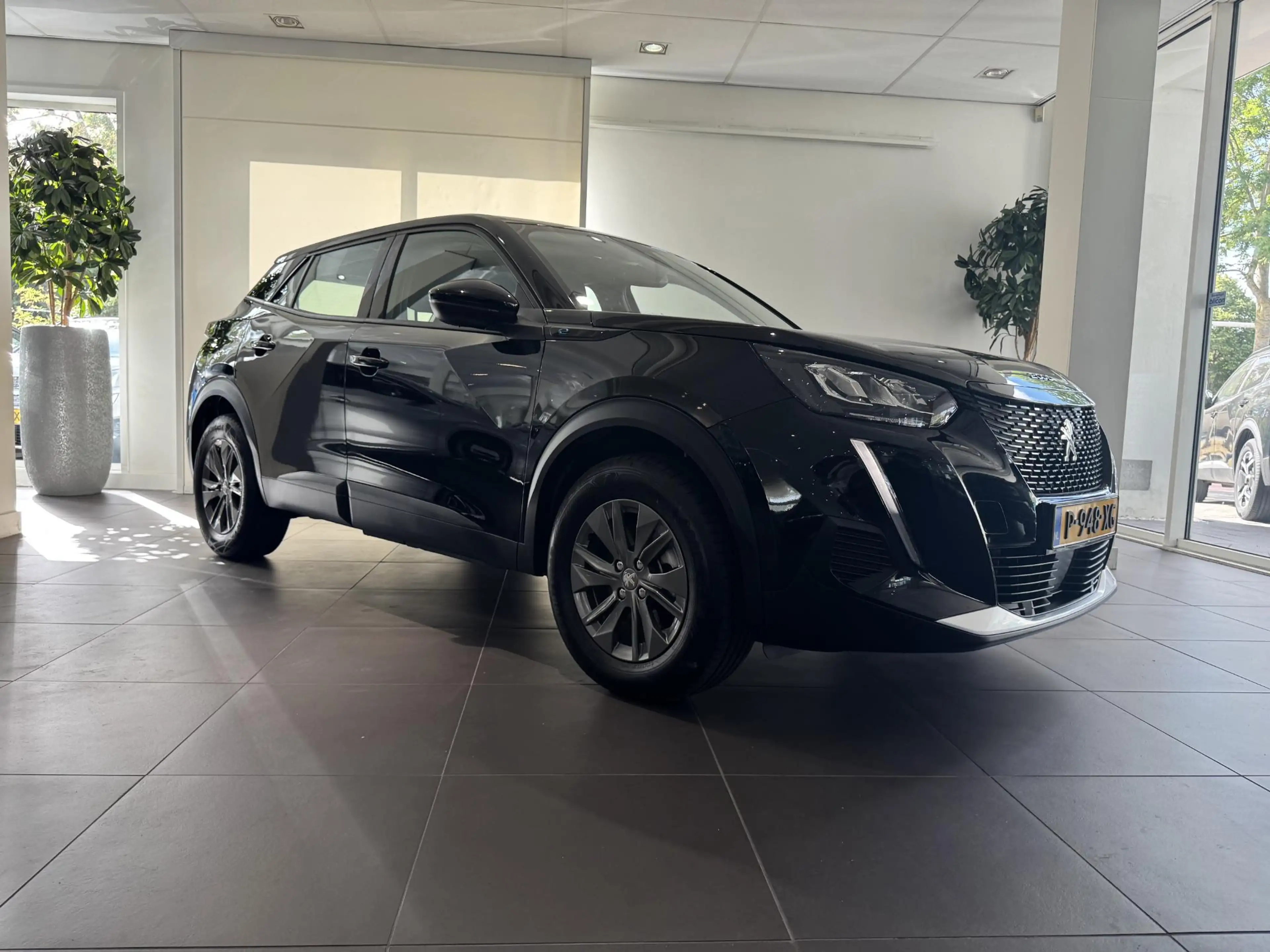 Peugeot e-2008 EV Active Pack 50 kWh — photo 3