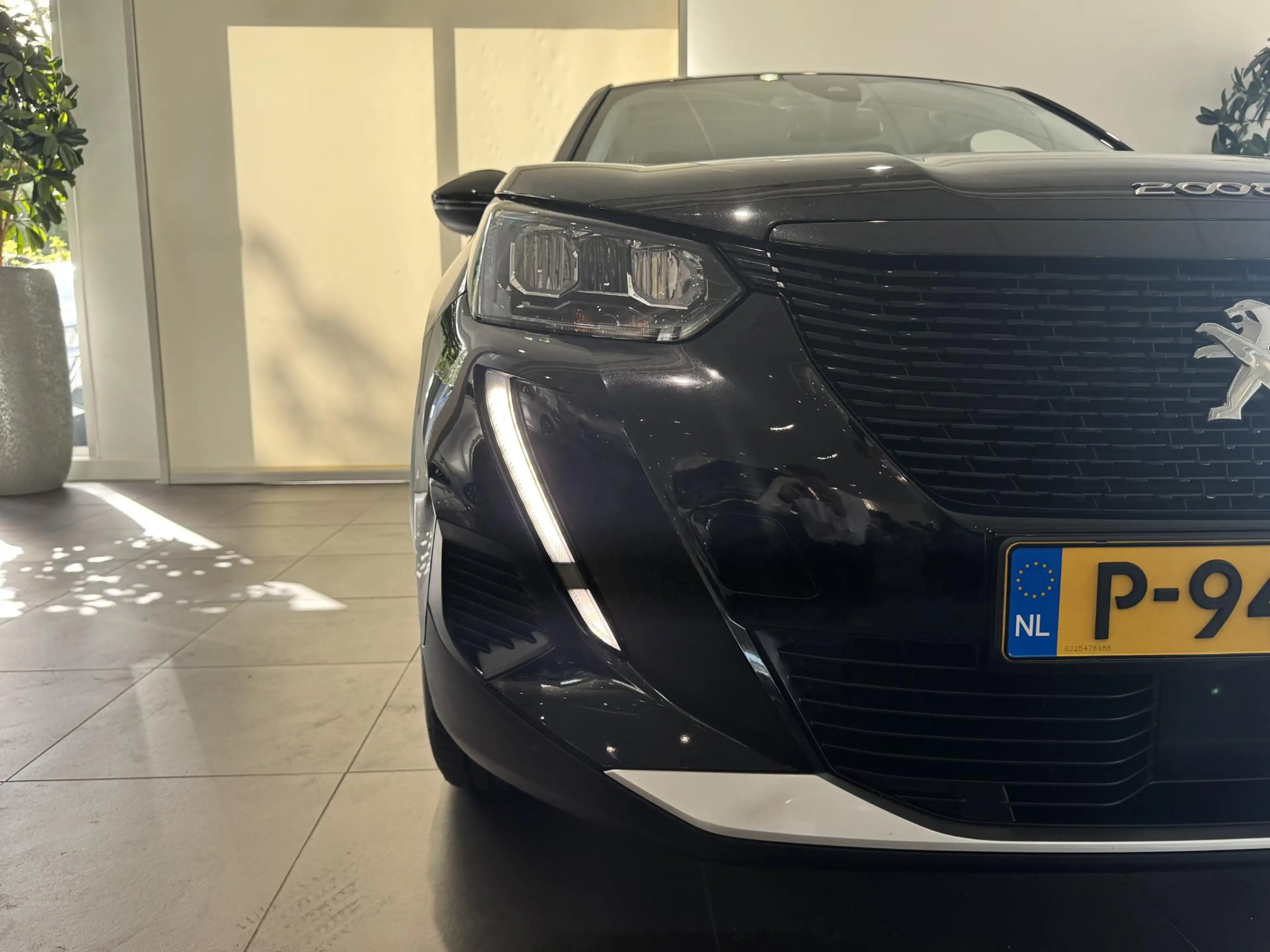 Peugeot e-2008 EV Active Pack 50 kWh — photo 10