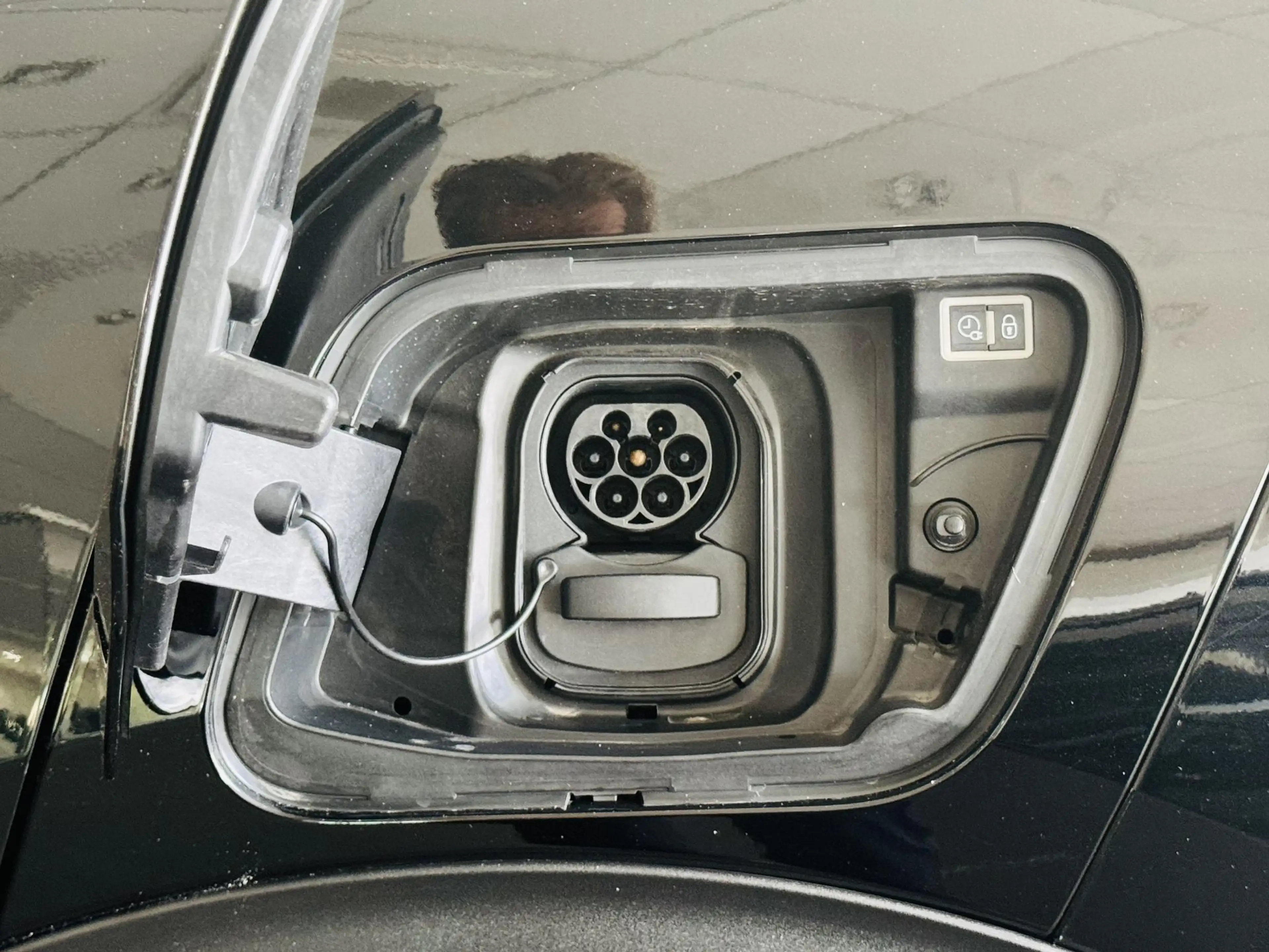 Peugeot e-2008 EV Active Pack 50 kWh — photo 13