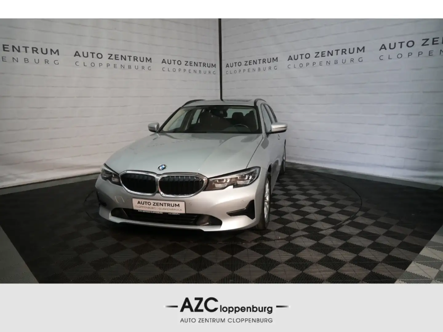 BMW 318 d Advantage Panorama+LED+Navi+Leder+L-Cockpit Silber - 1