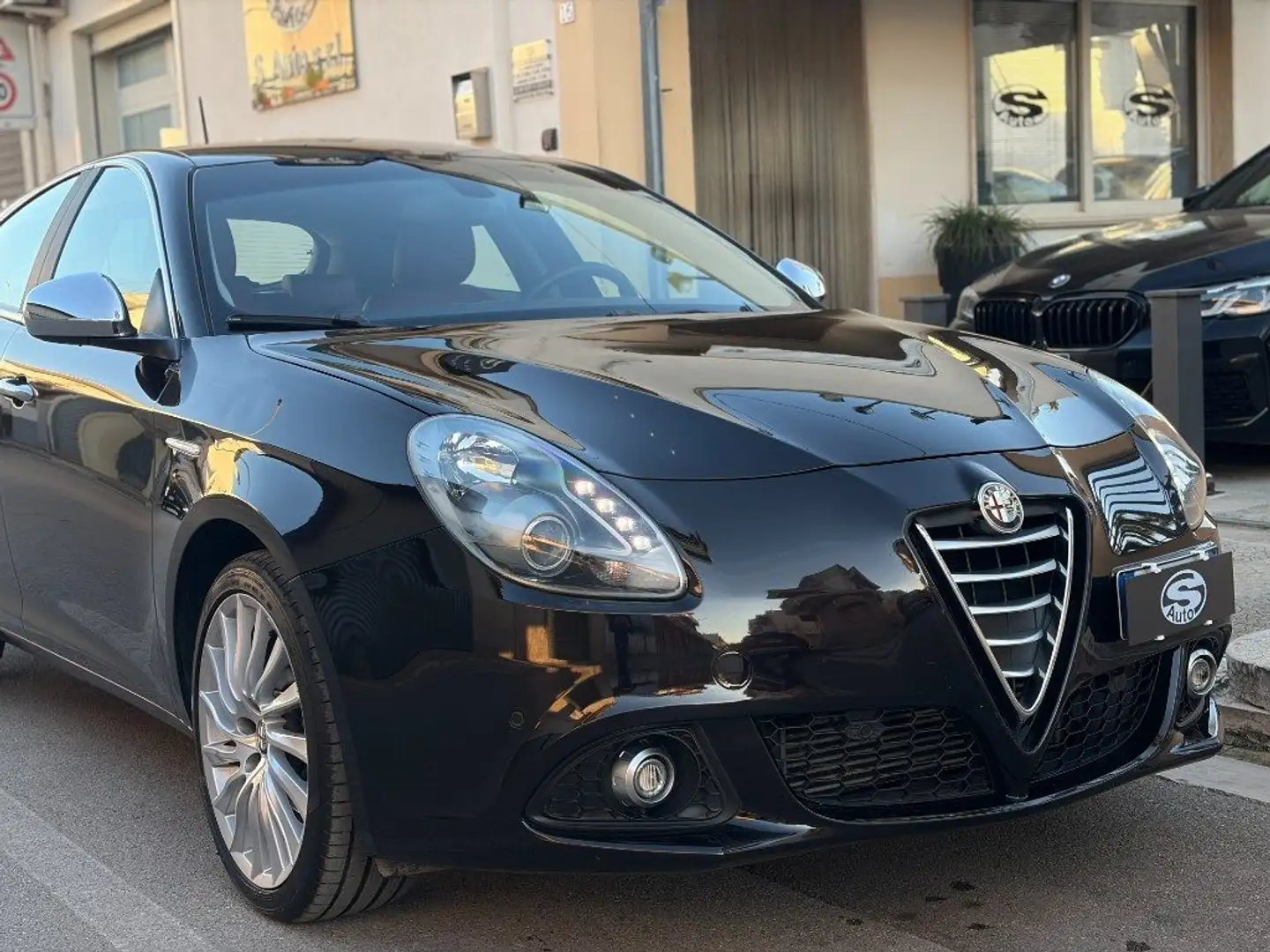 Alfa Romeo Giulietta 1.6JTDm-2 105 Exclusive *PelleRossa* Nero - 2
