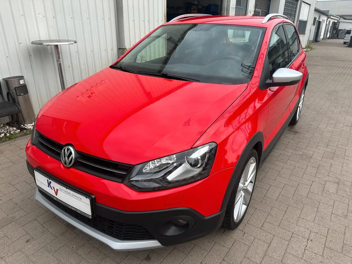 Volkswagen Polo V CrossPolo Automatik Rouge - 1