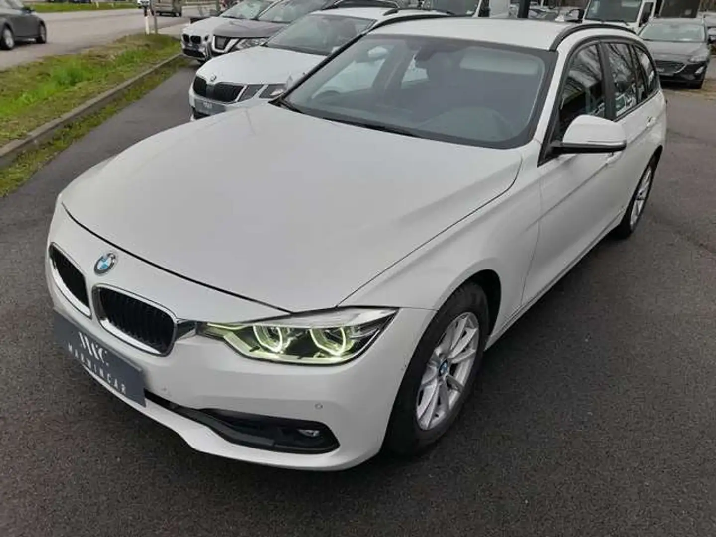 BMW 318 318d Touring Business Advantage auto EURO6DTEMP Blanc - 1