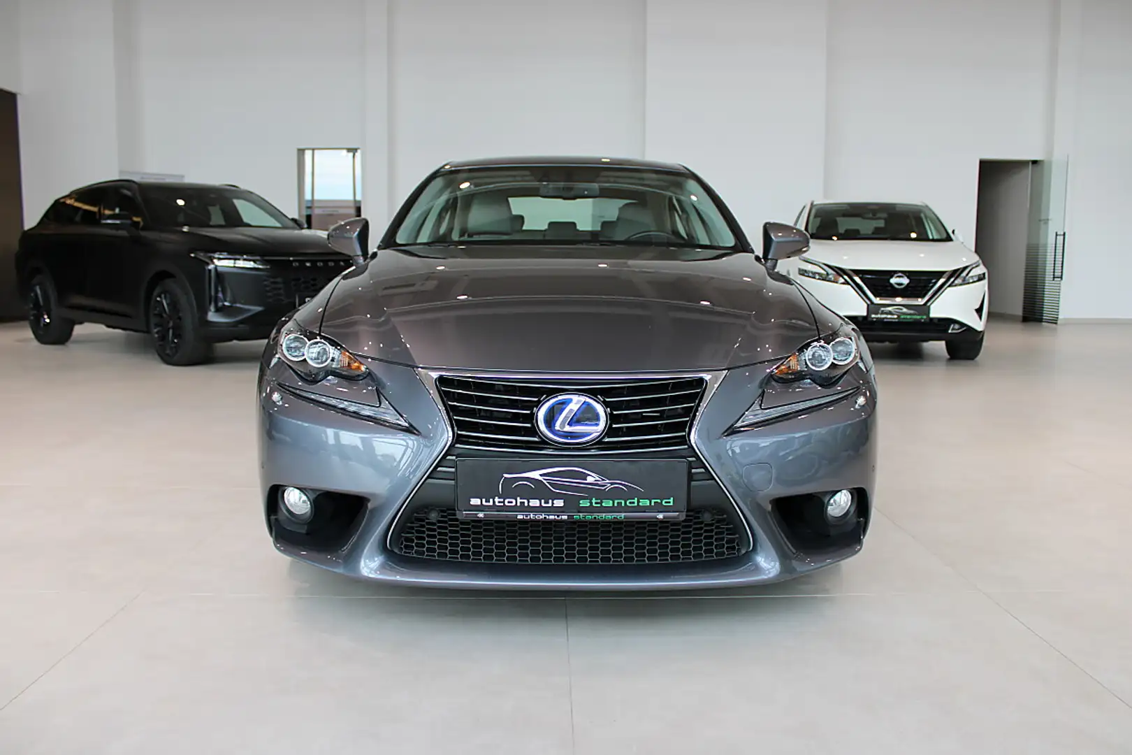Lexus IS 300 h Executive **Top Ausstattung** Grau - 2