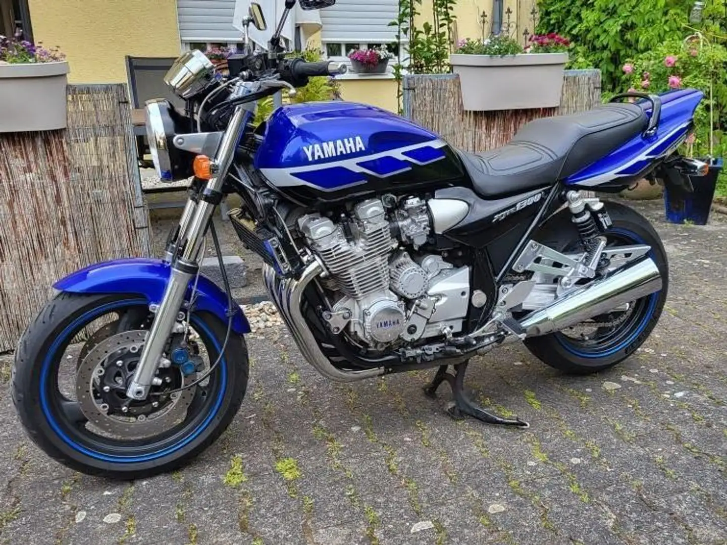 Yamaha XJR 1300 SP Azul - 1