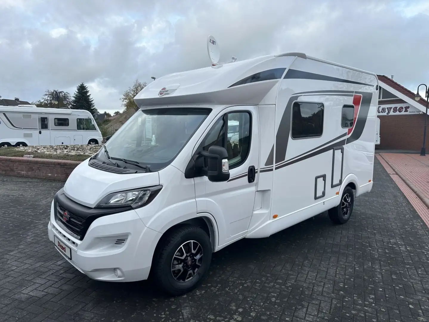 Bürstner Lyseo TD 594 Nur 400km +SAT/TV+Solar+Kamera+Heckba Blanc - 2