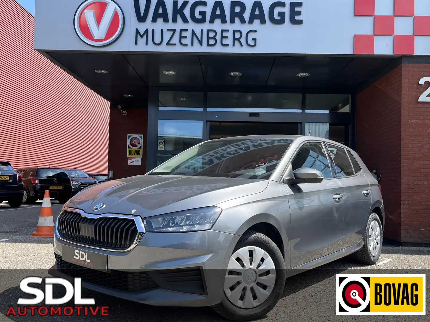 Skoda Fabia 1.0 MPI Ambition // PDC // CRUISE // CLIMA // APPL Grau - 1