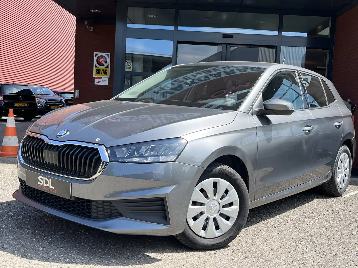 Skoda Fabia 1.0 MPI Ambition // PDC // CRUISE // CLIMA // APPL Grau - 2
