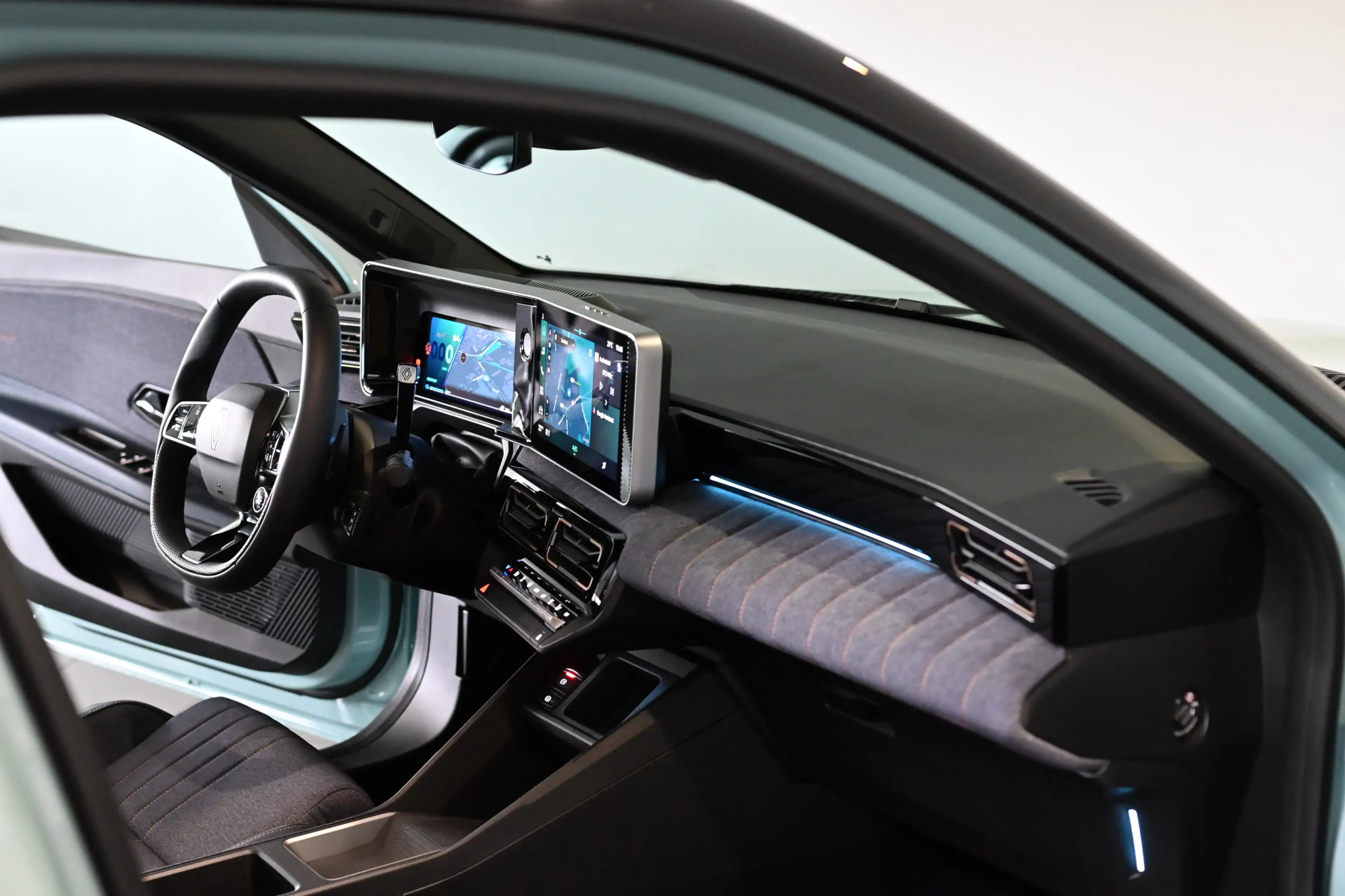 Renault R 4 E-Tech 150 Comfort Range Techno Navi — photo 9