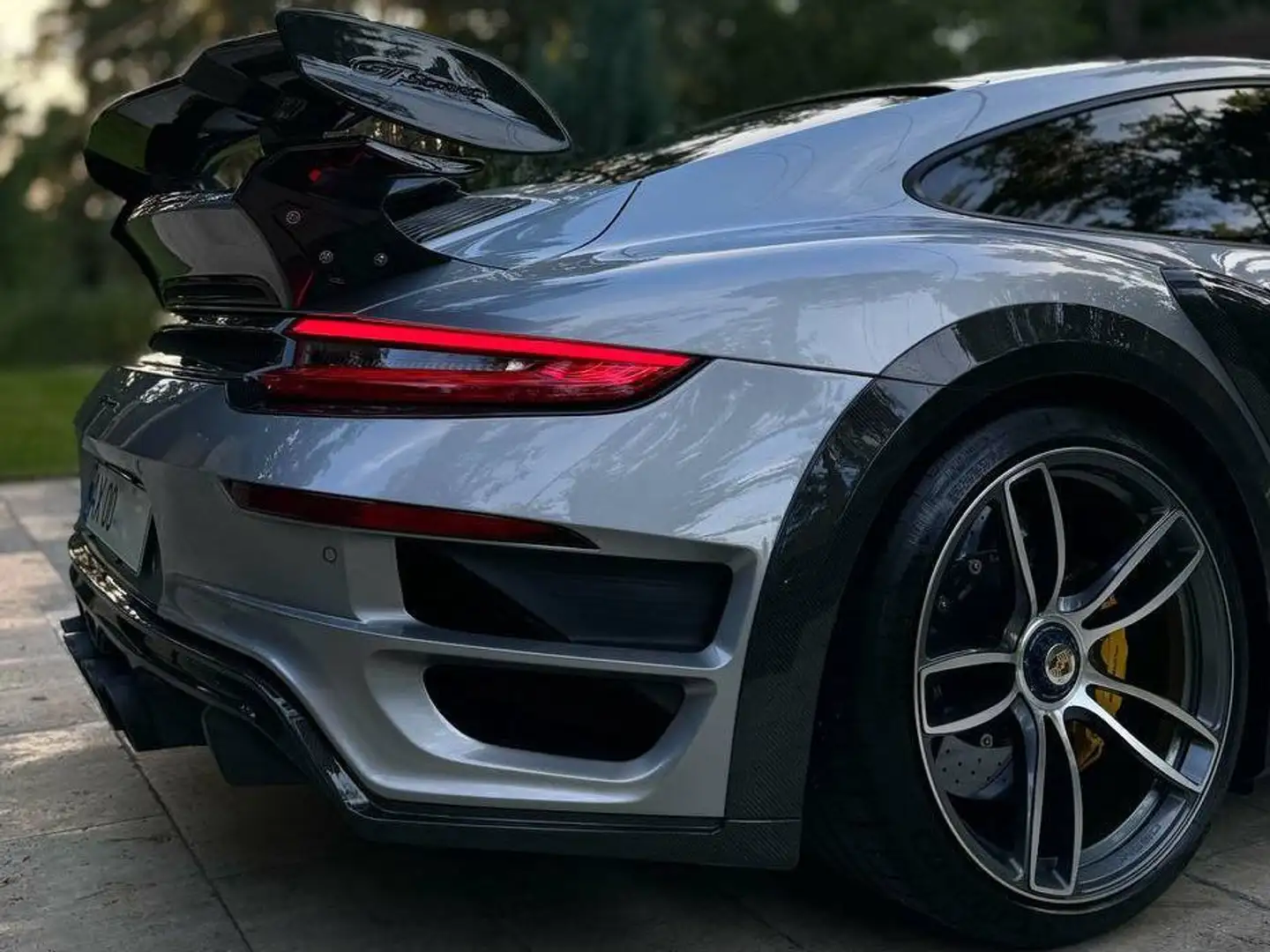 Porsche 911 Turbo S TechArt GT Street R 11 of 33 720hp Gümüş rengi - 2