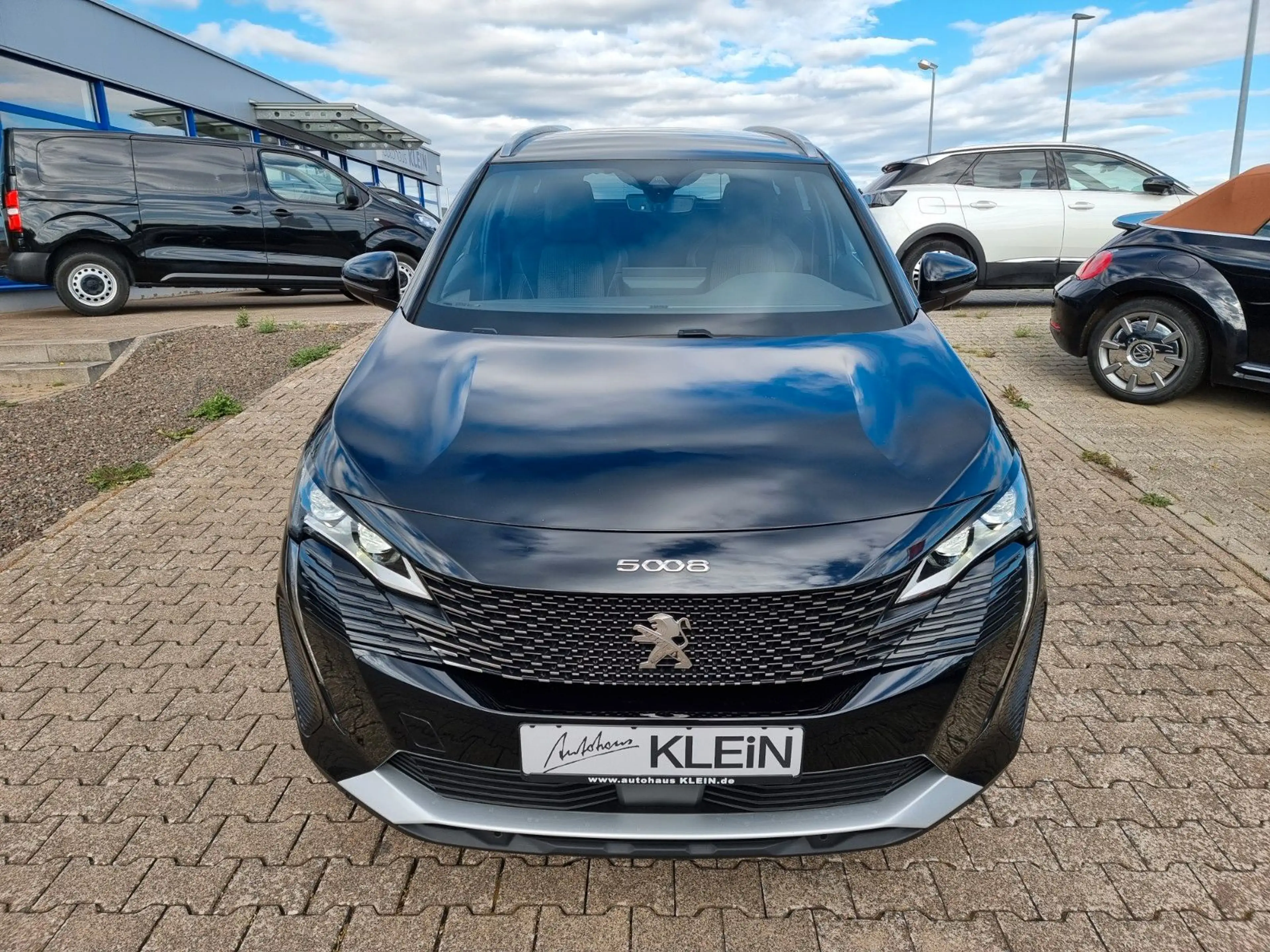 Peugeot 5008 GT 130 EAT8 *KLIMA*CAM*SHZ*NAVI*LED*7SITZE*