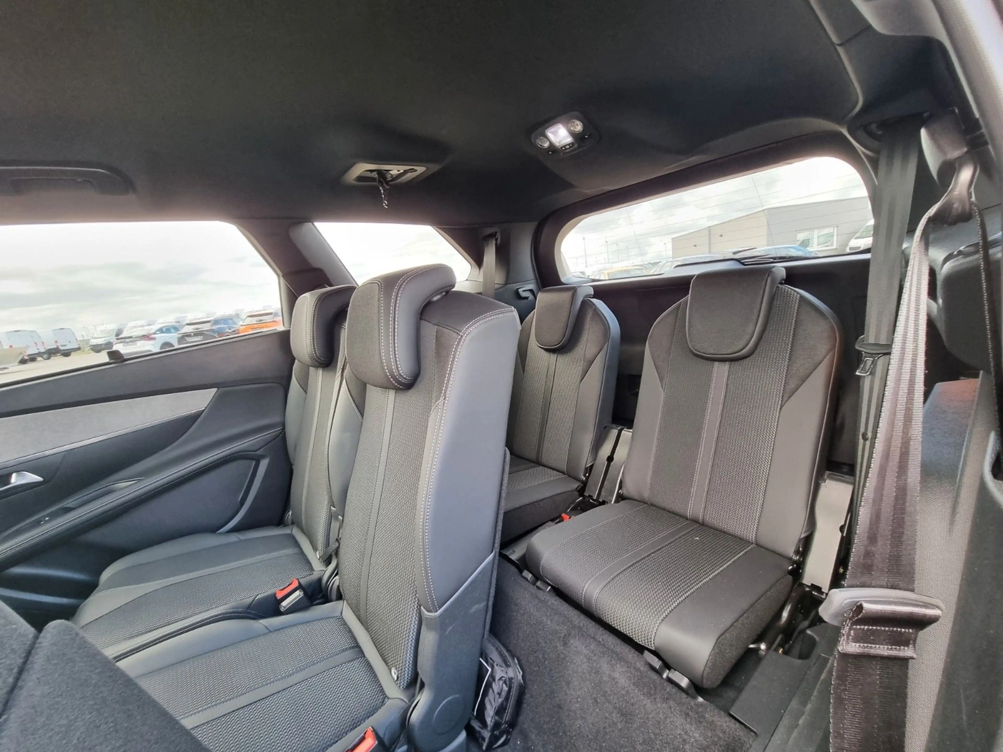 Peugeot 5008 GT 130 EAT8 *KLIMA*CAM*SHZ*NAVI*LED*7SITZE* — photo 13