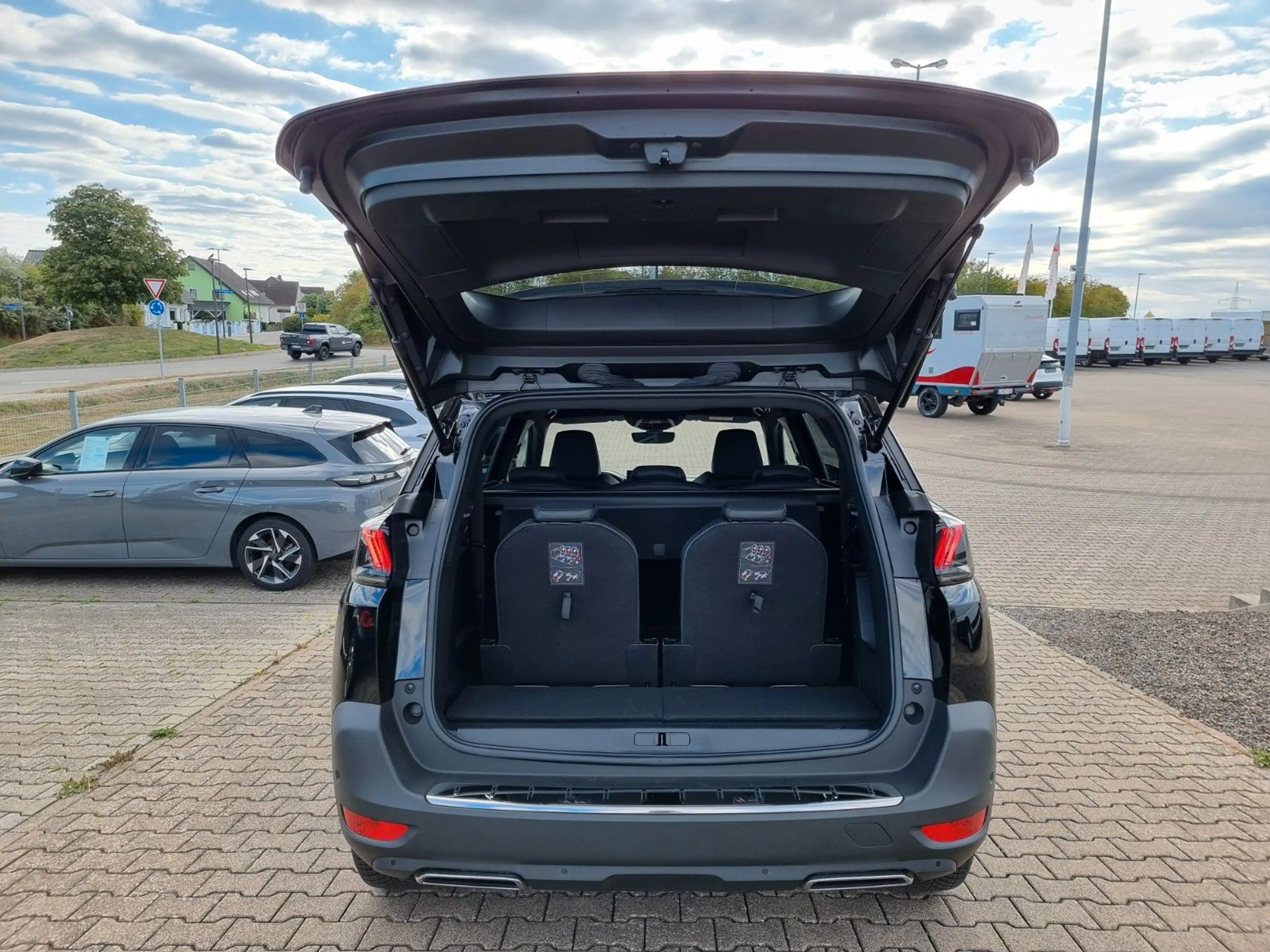 Peugeot 5008 GT 130 EAT8 *KLIMA*CAM*SHZ*NAVI*LED*7SITZE* — photo 6