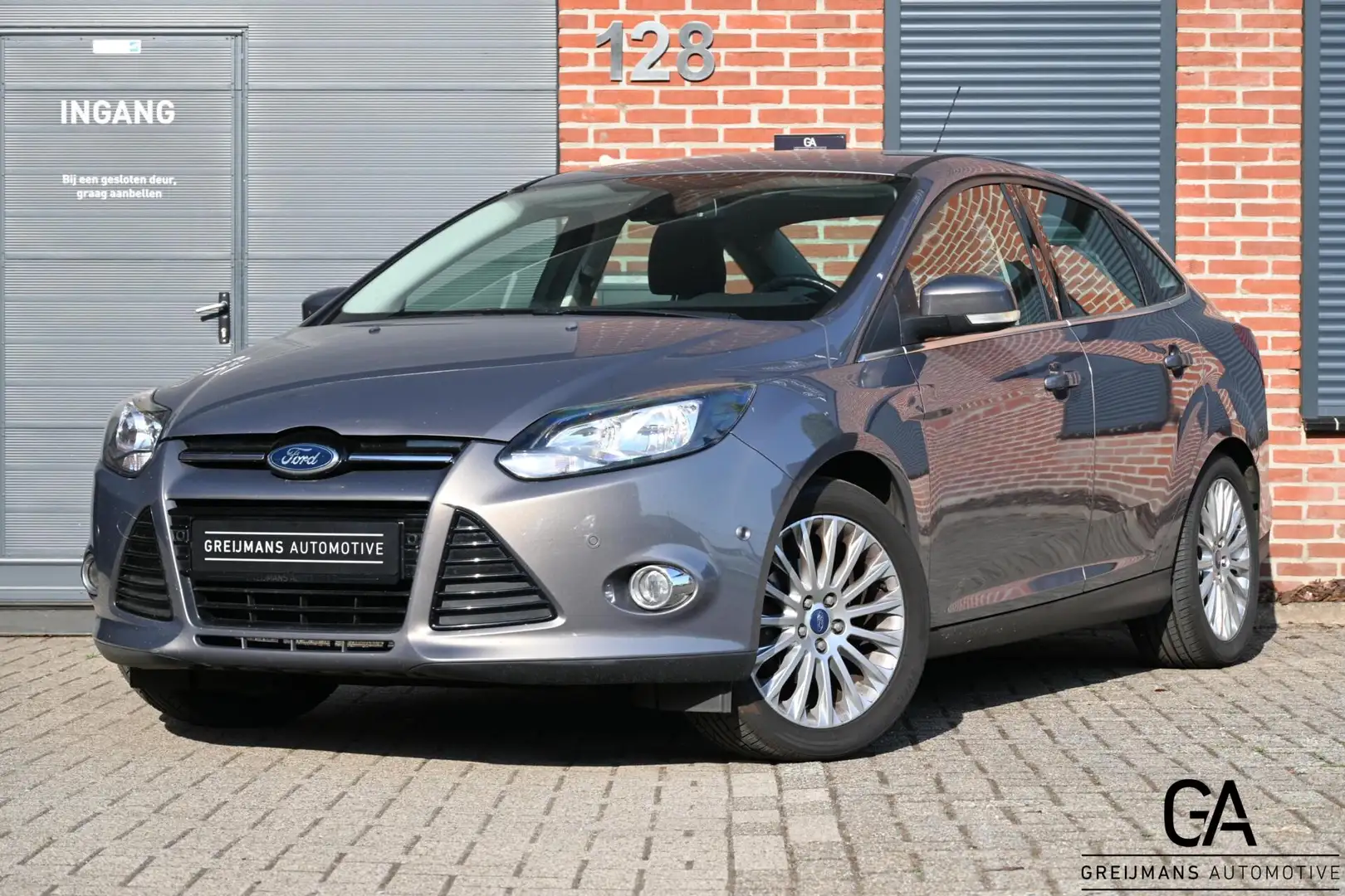 Ford Focus 1.6 TI-VCT First Edition Коричневий - 1