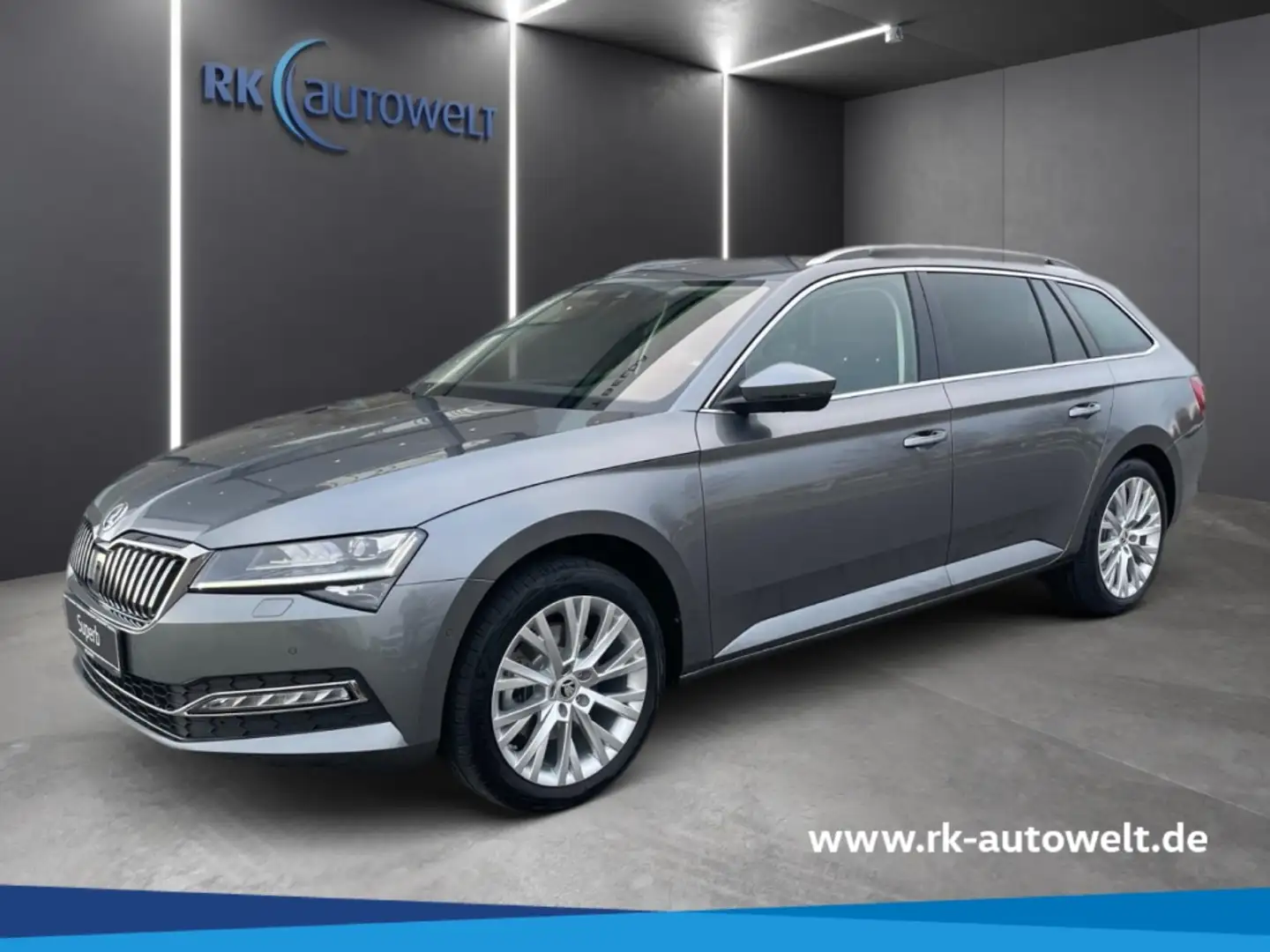 Skoda Superb Combi Style 4x4 2.0 TDI DSG,AHK,DCC,Navi Grau - 1