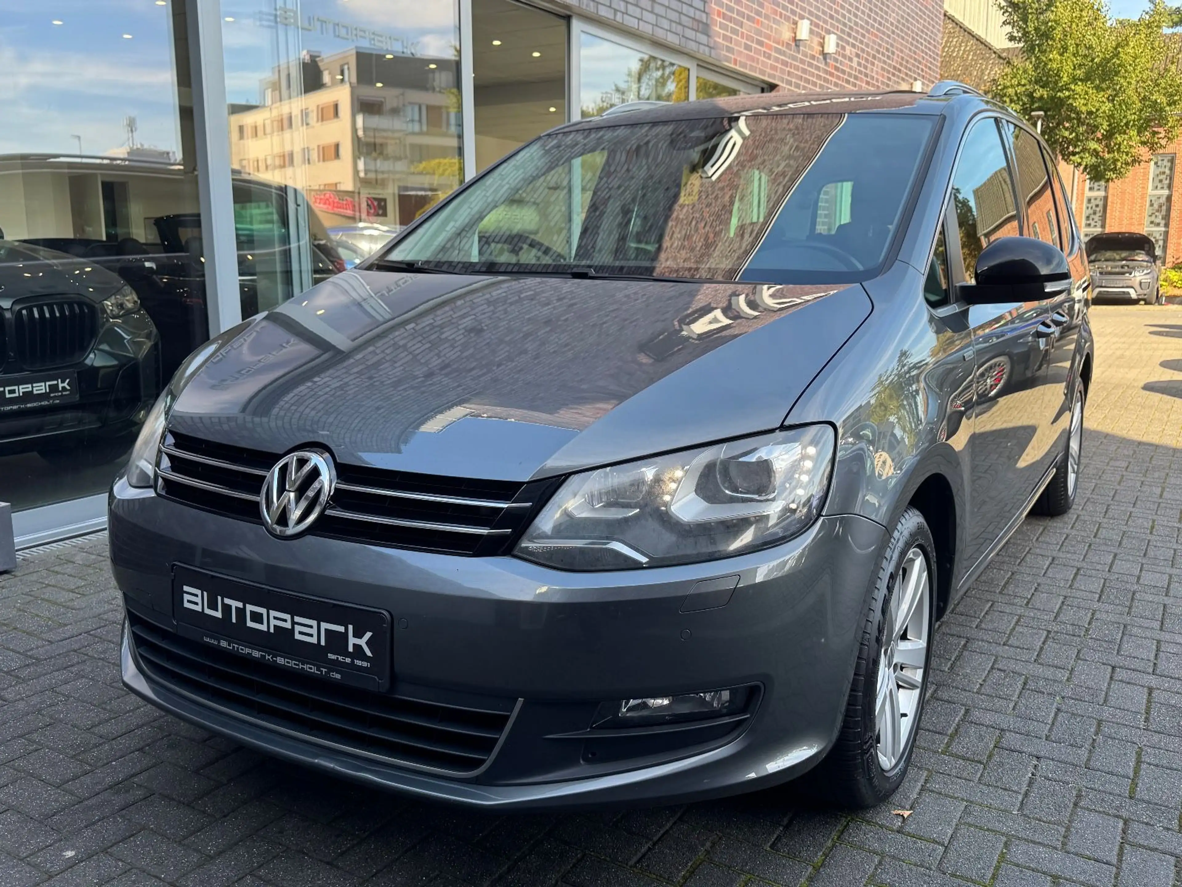 Volkswagen Sharan 2.0 TDI Comfortline DSG 7-Sitzer AHK PANO — photo 2