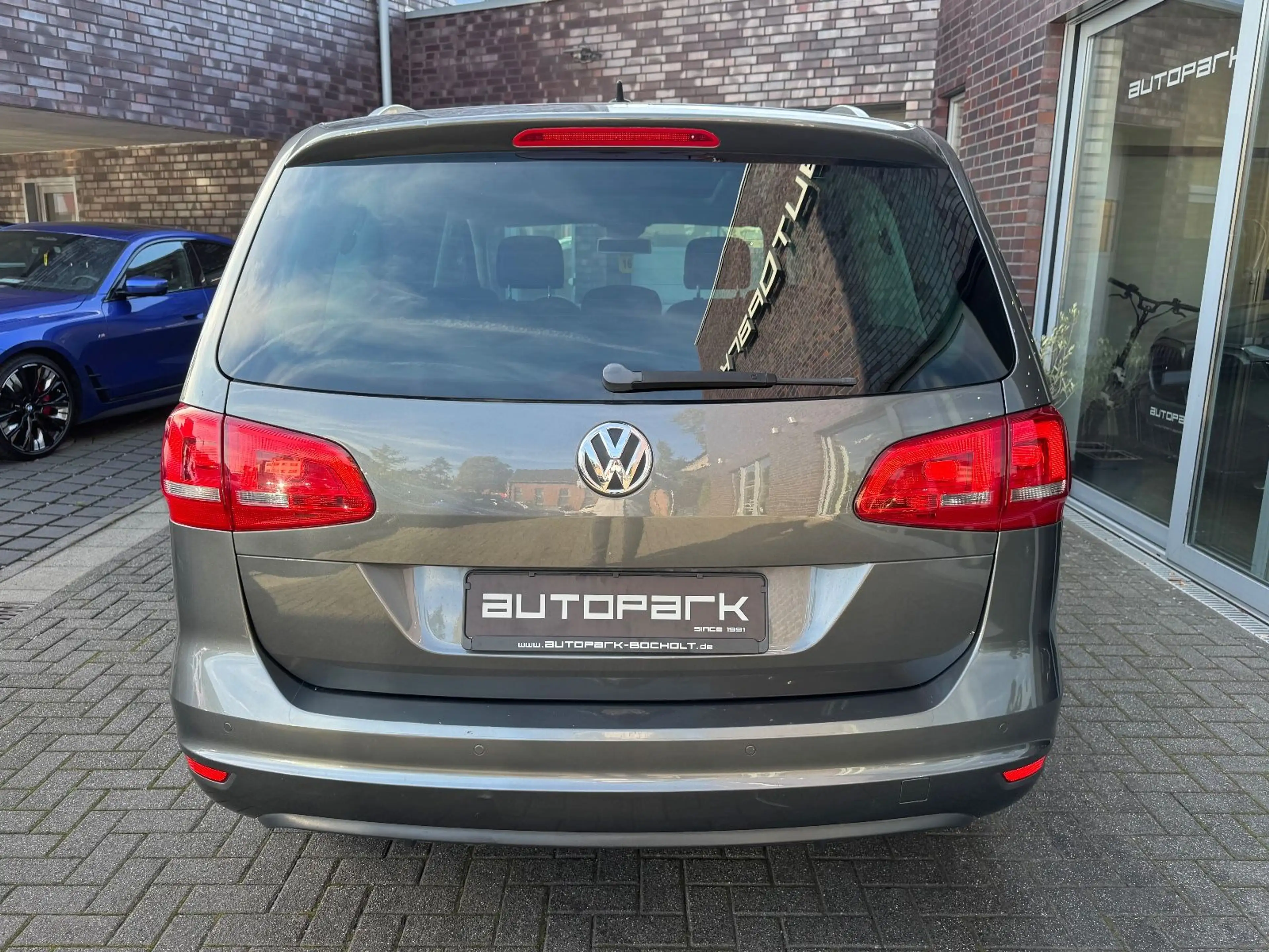 Volkswagen Sharan 2.0 TDI Comfortline DSG 7-Sitzer AHK PANO — photo 8