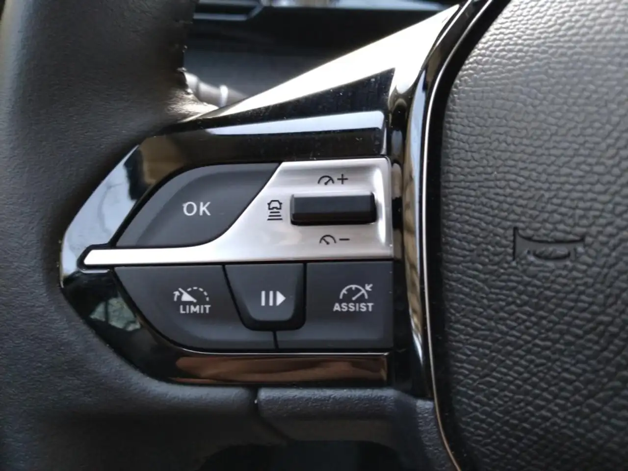 Peugeot 308 308 — photo 31