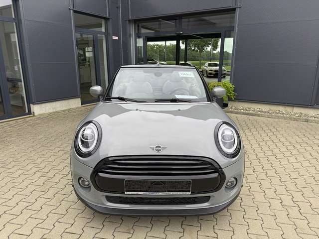 Imagine MINI Cooper Cabrio 1.5 Chili Steptronic