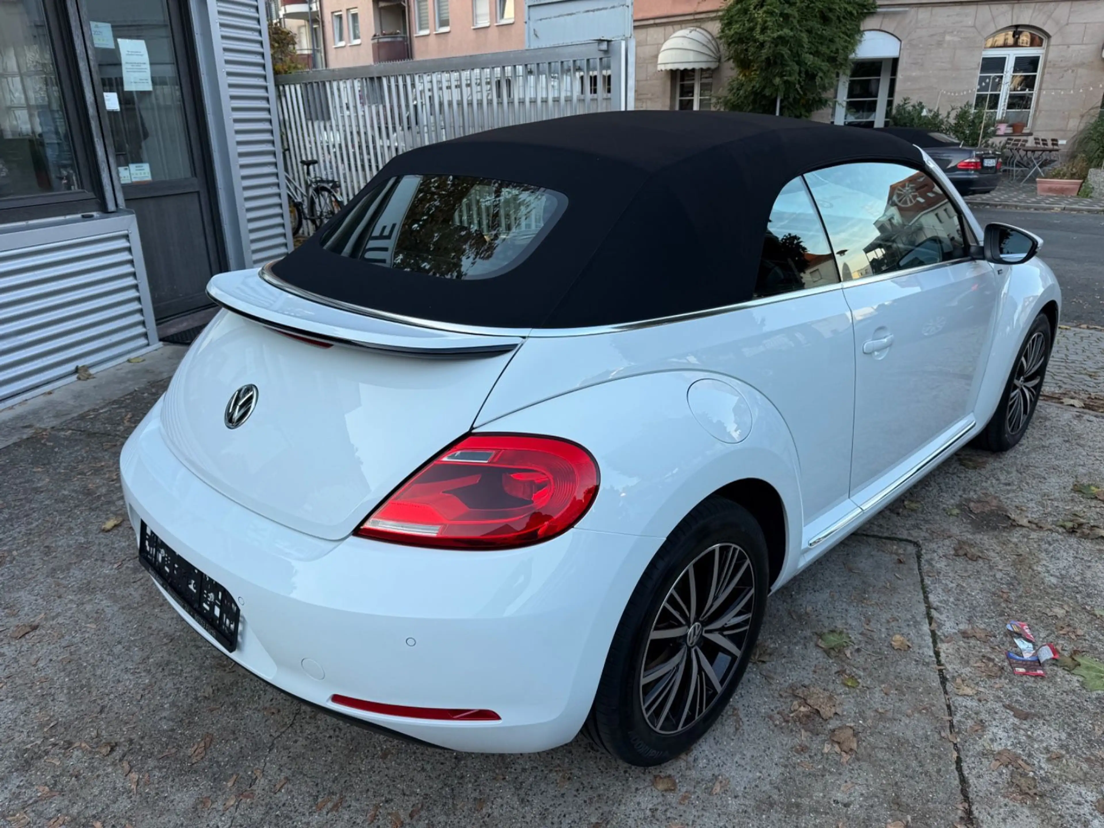 Volkswagen Beetle Cabriolet Allstar 1,2 KAMERA/DAB/XENON — photo 4