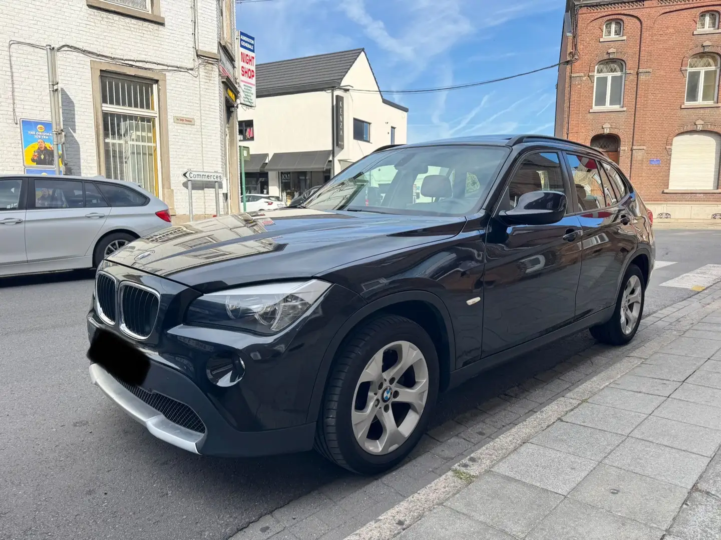 BMW X1 2.0 dA 136CV X-DRIVE AUTO TOIT OUVRANT SIEGES CHAU Noir - 1