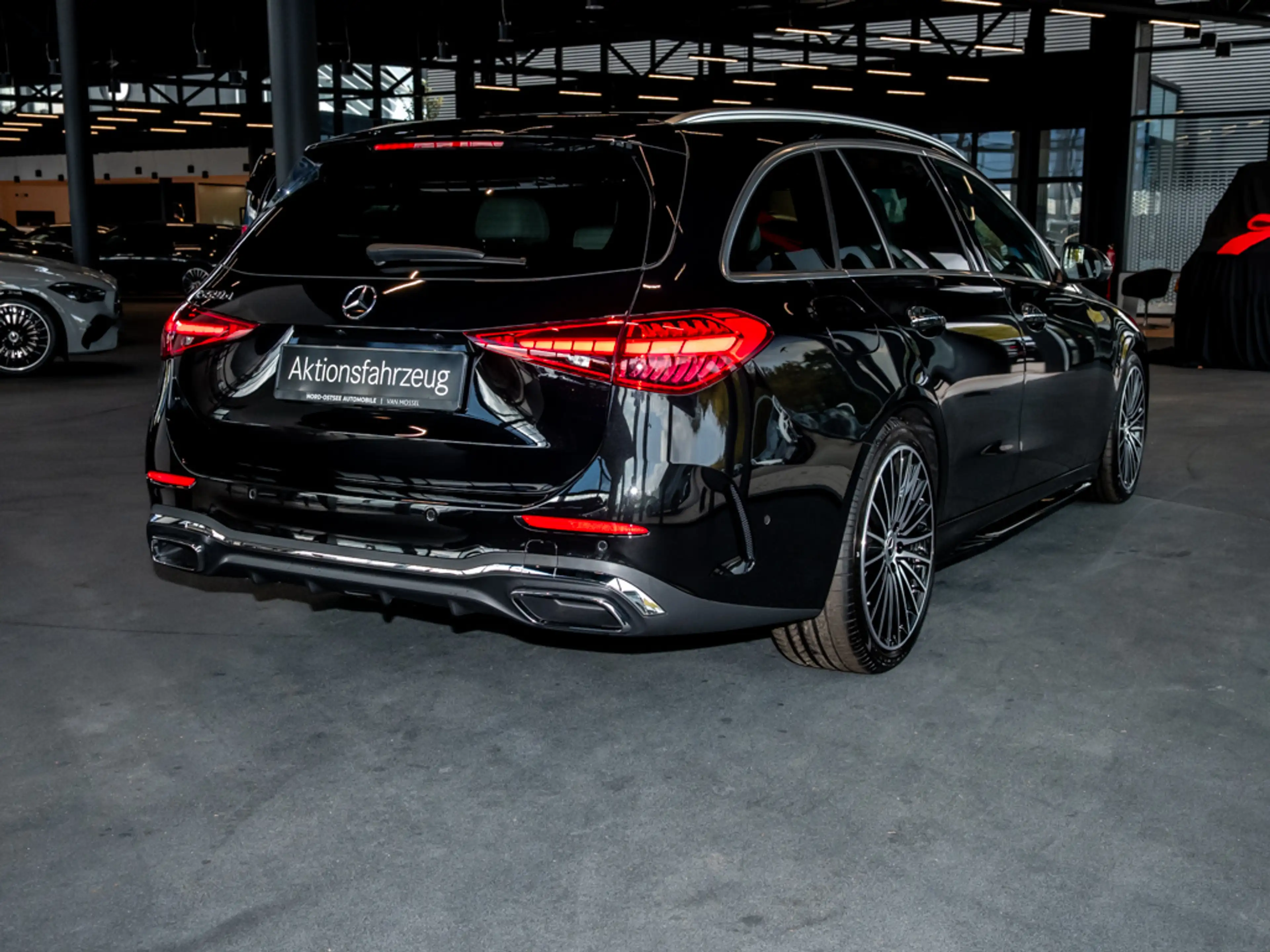 Mercedes-Benz C 220 d T AMG NIGHT DISTR. 360° WINTER-PAKET 19Z — photo 5