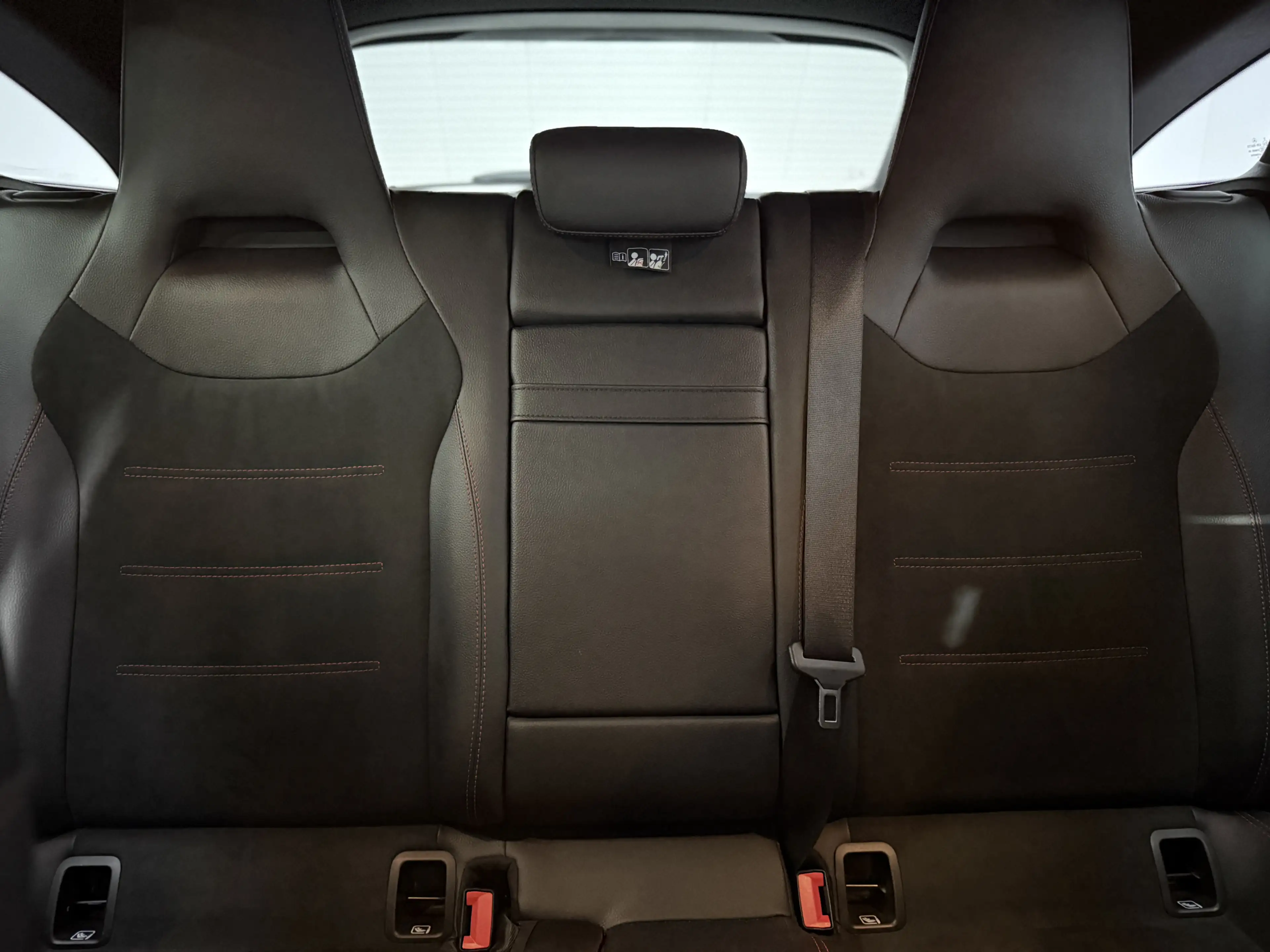 Mercedes-Benz CLA 220 d|AMG-Paket|PANO|AHK|STHZ — photo 18