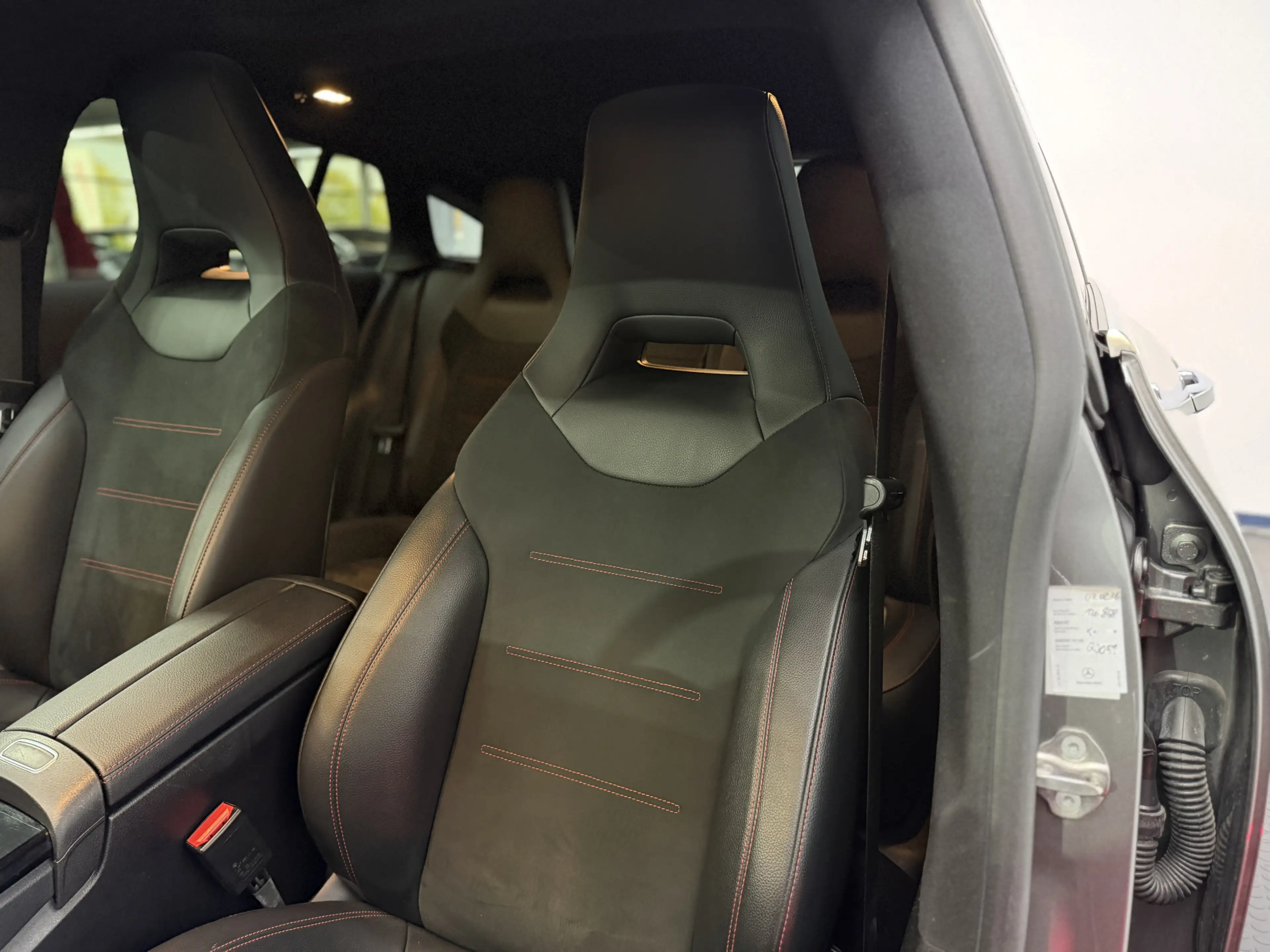 Mercedes-Benz CLA 220 d|AMG-Paket|PANO|AHK|STHZ — photo 15