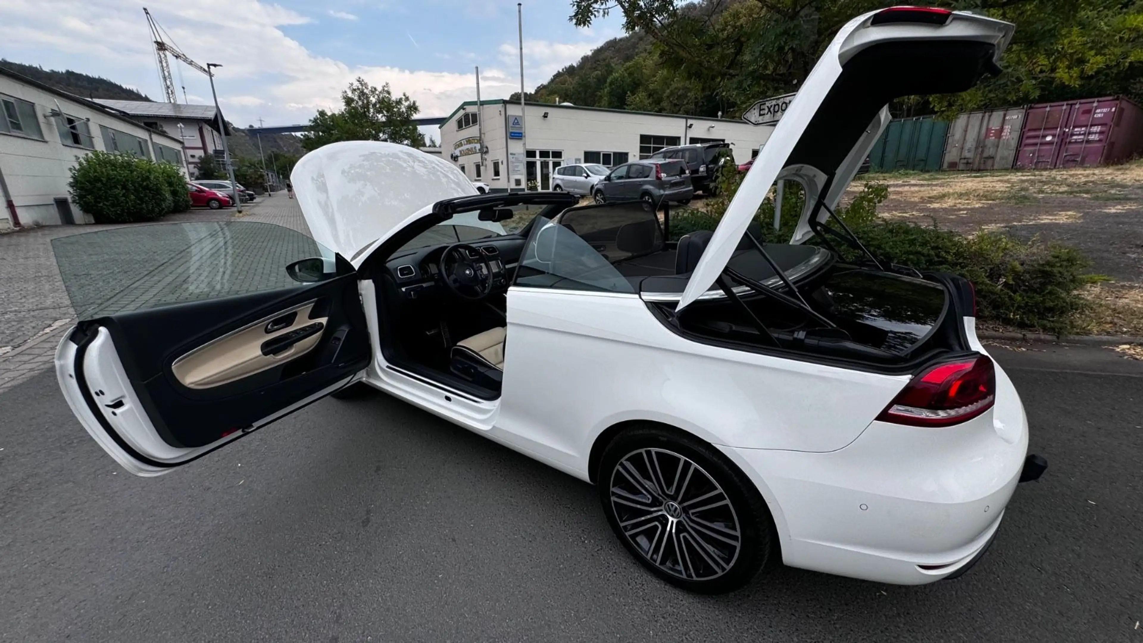 Volkswagen Eos 2,0TExclusive a1,Hd.Voll!Scheckh.PANO+CA FP! — photo 9