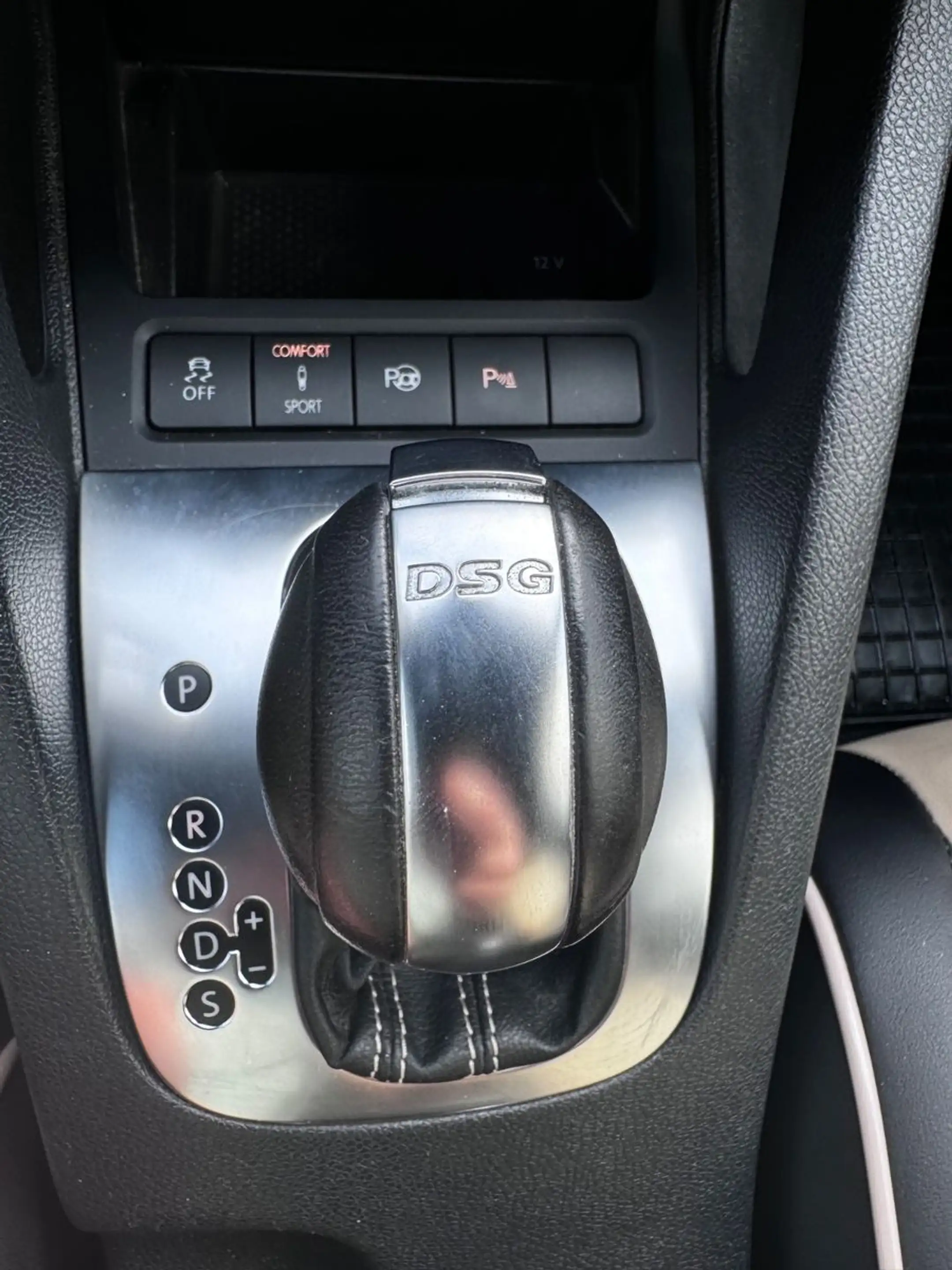 Volkswagen Eos 2,0TExclusive a1,Hd.Voll!Scheckh.PANO+CA FP! — photo 3