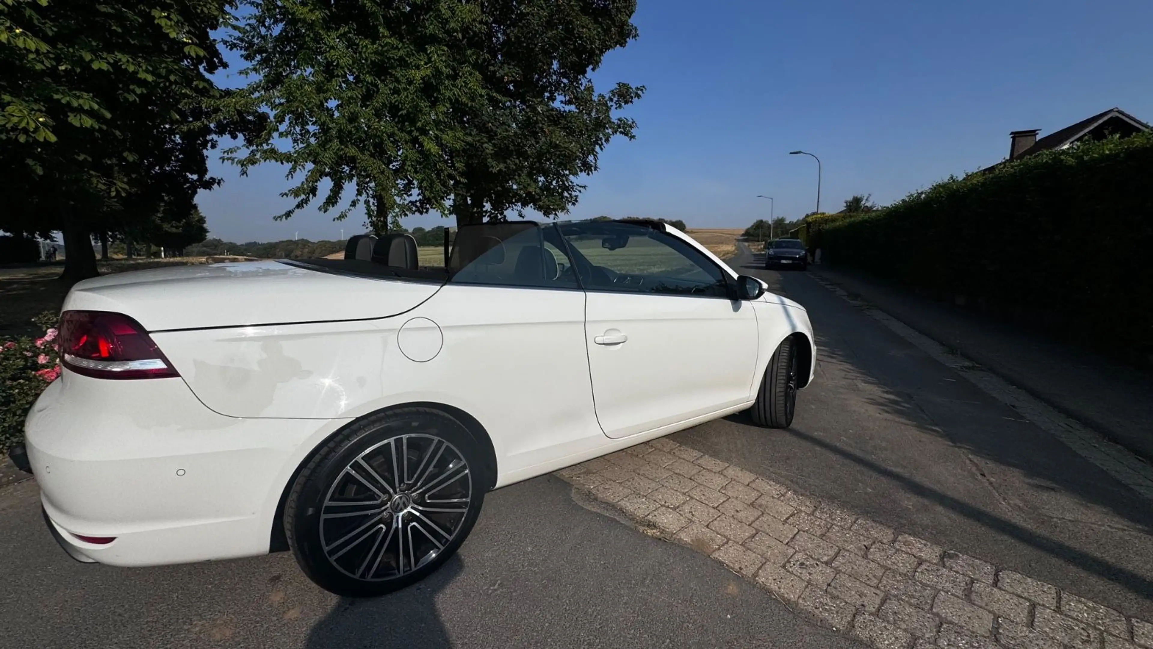 Volkswagen Eos 2,0TExclusive a1,Hd.Voll!Scheckh.PANO+CA FP! — photo 13