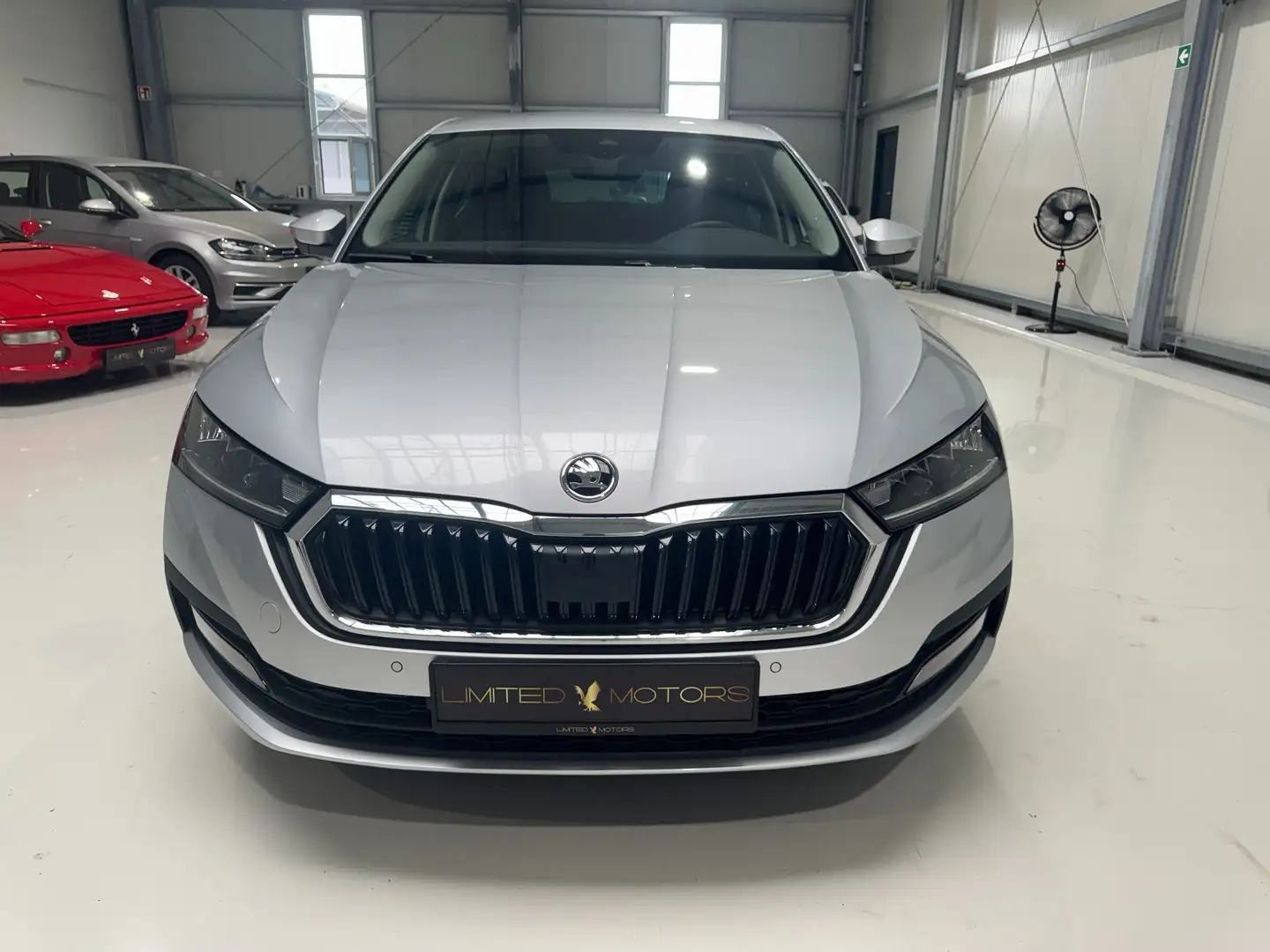 Skoda Octavia 2.0TDI Klima PDC Navi Spur 1.Hand ServiceTÜVneu Grijs - 2