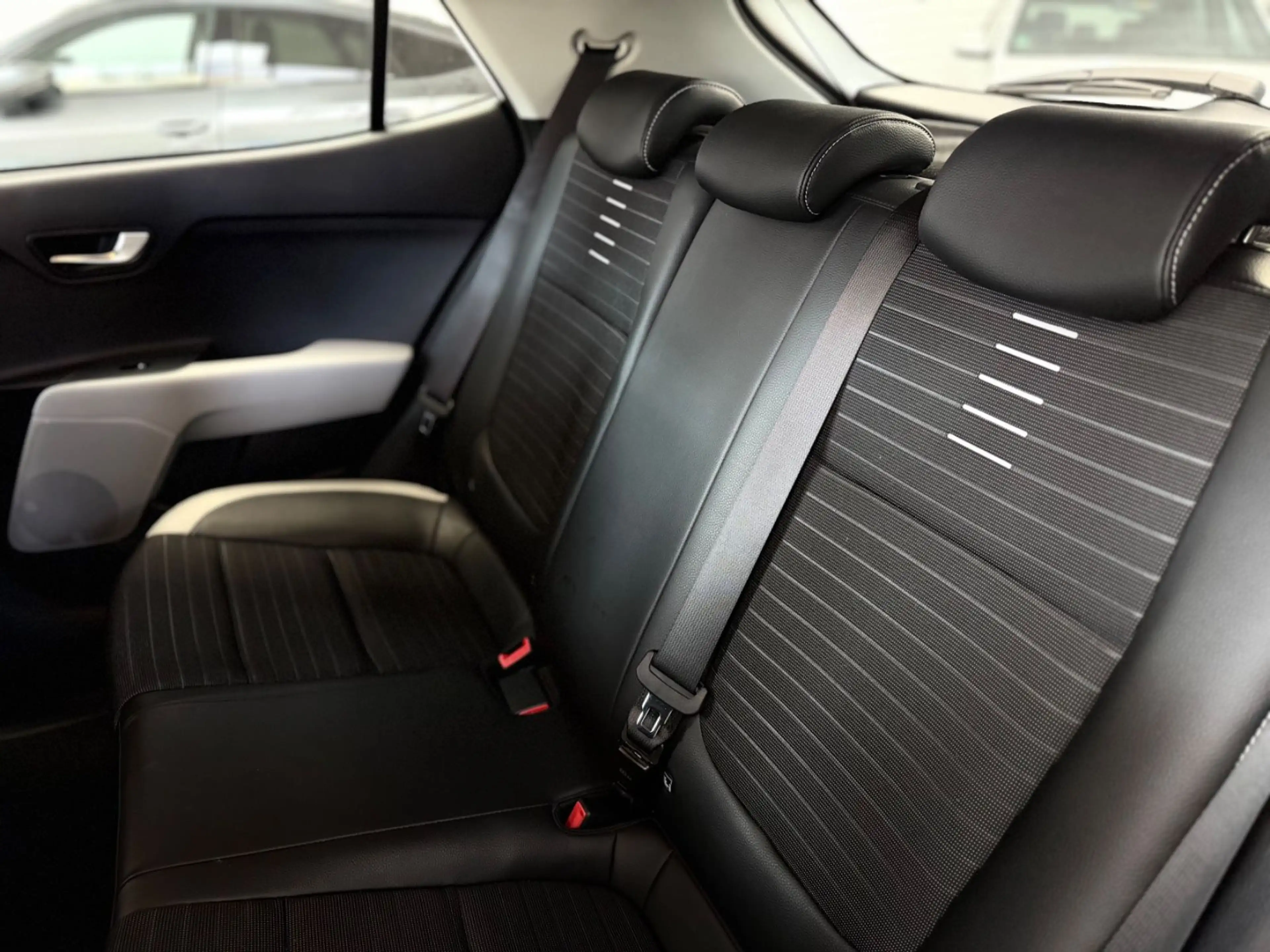 Kia Stonic Spirit — photo 12