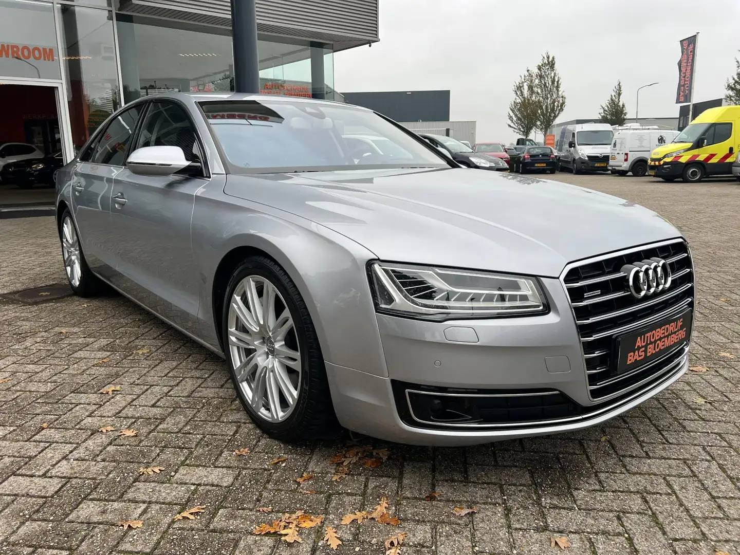 Audi A8 4.0 TFSI quattro Pro Line+, Leer, Navi, etc, etc. Zilver - 2