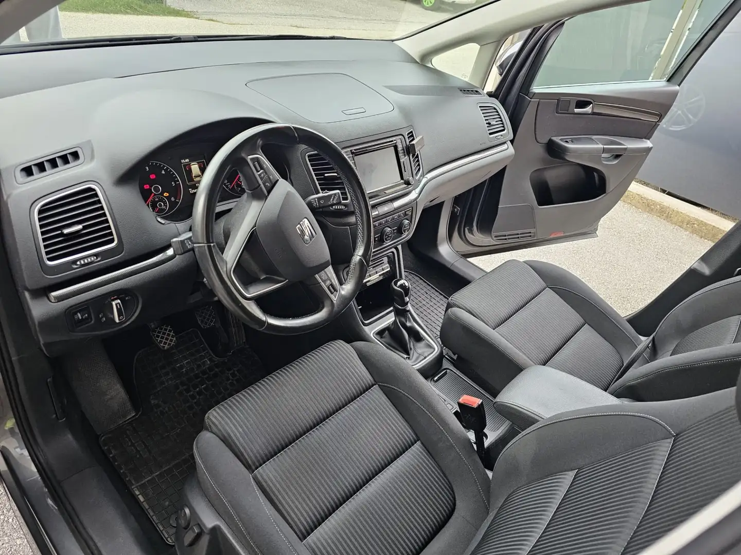 SEAT Alhambra Alhambra Executive Plus 2,0 TDI CR Executive Plus Grau - 1