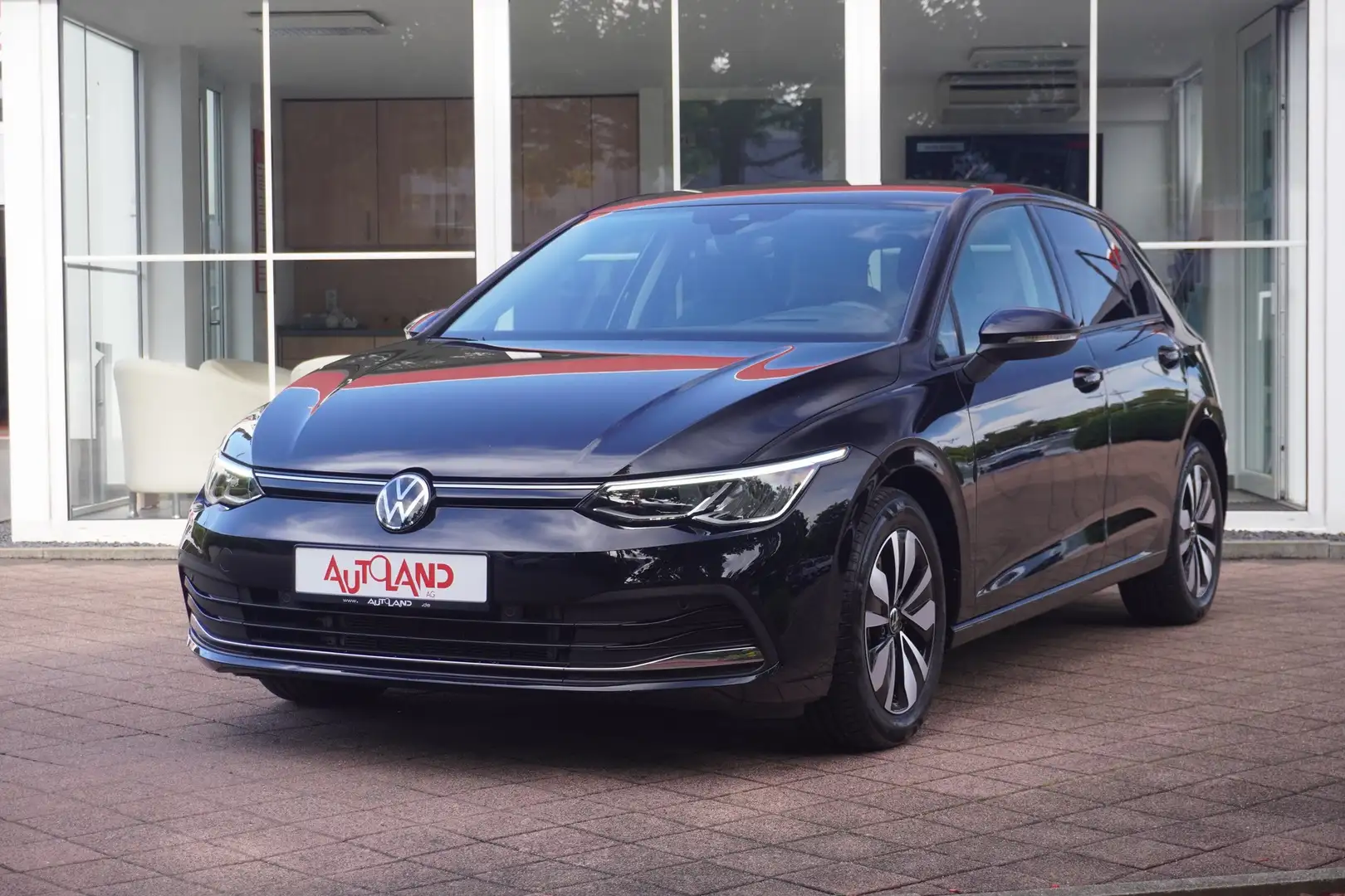 Volkswagen Golf VIII Move eTSI LED Navi ACC AHK Head-Up Zwart - 2
