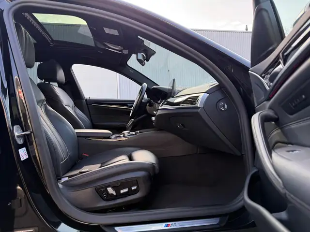 BMW 5 Series view 16
