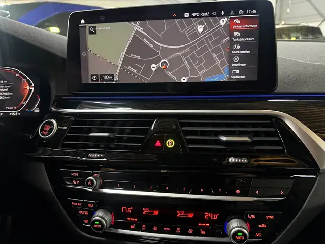 BMW 5 Series view 21