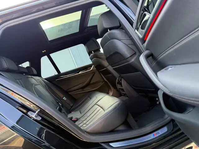 BMW 5 Series view 15