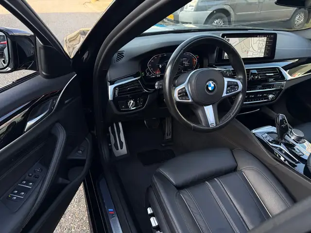 BMW 5 Series view 11