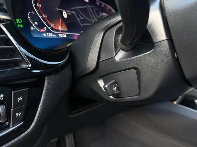 BMW 5 Series view 14