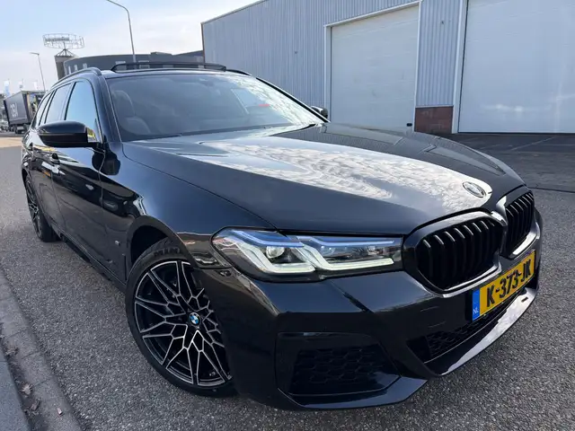 BMW 5 Series view 3