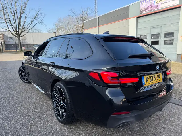 BMW 5 Series view 4