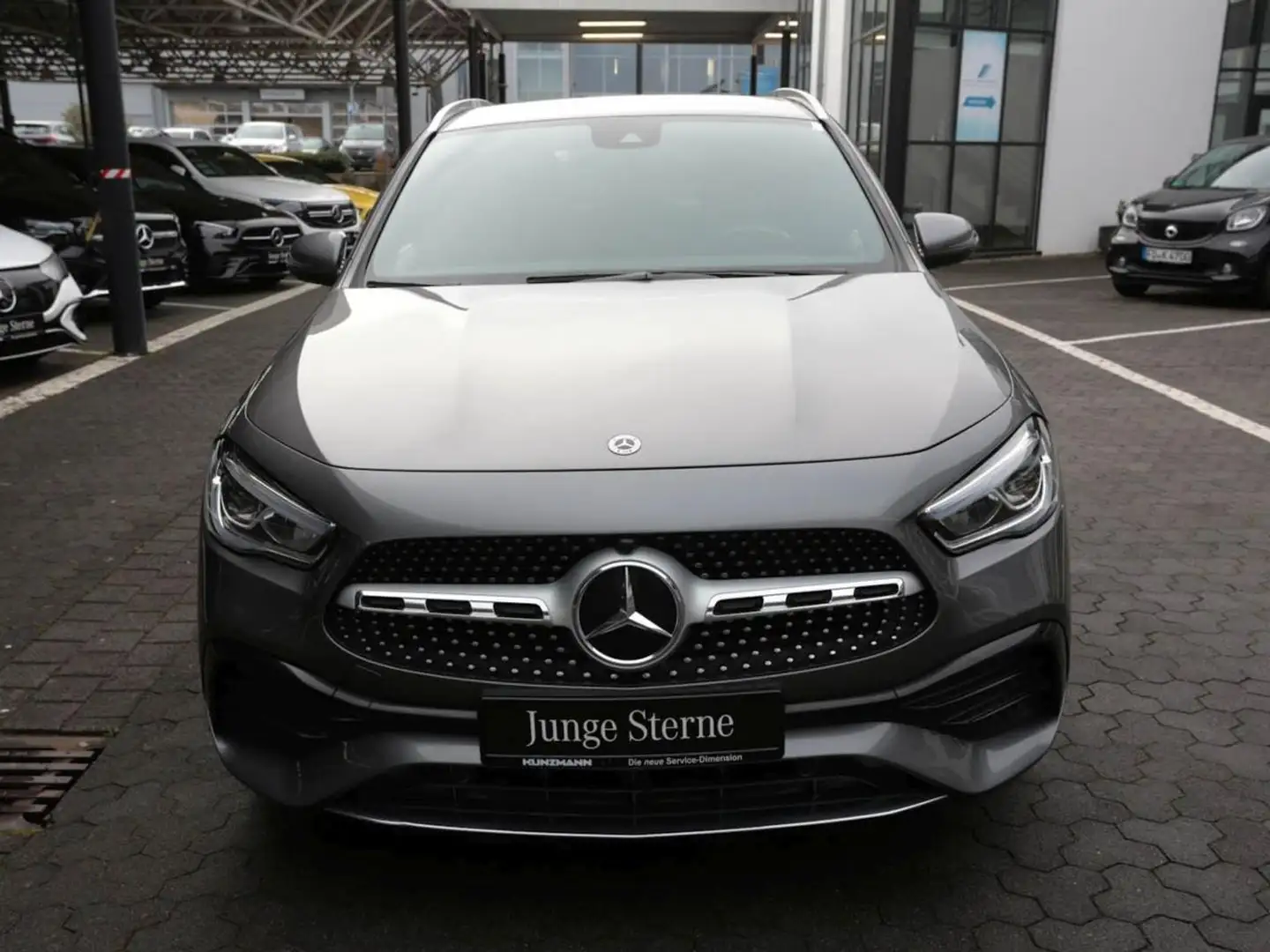 Mercedes-Benz GLA 250 4M AMG MBUX Navi Memory ParkPaket Grau - 2