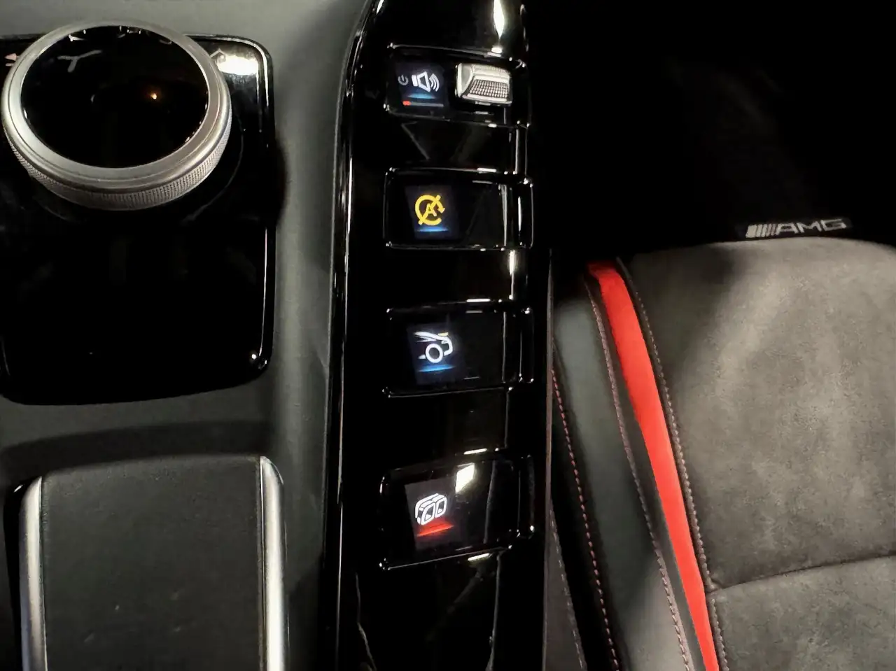 Mercedes-Benz AMG GT снимка Mercedes-Benz AMG GT