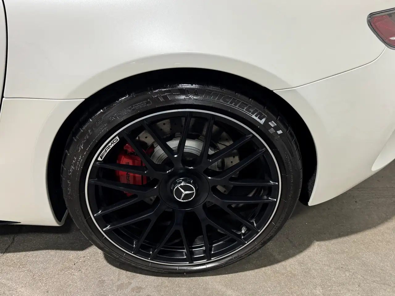 Mercedes-Benz AMG GT снимка Mercedes-Benz AMG GT