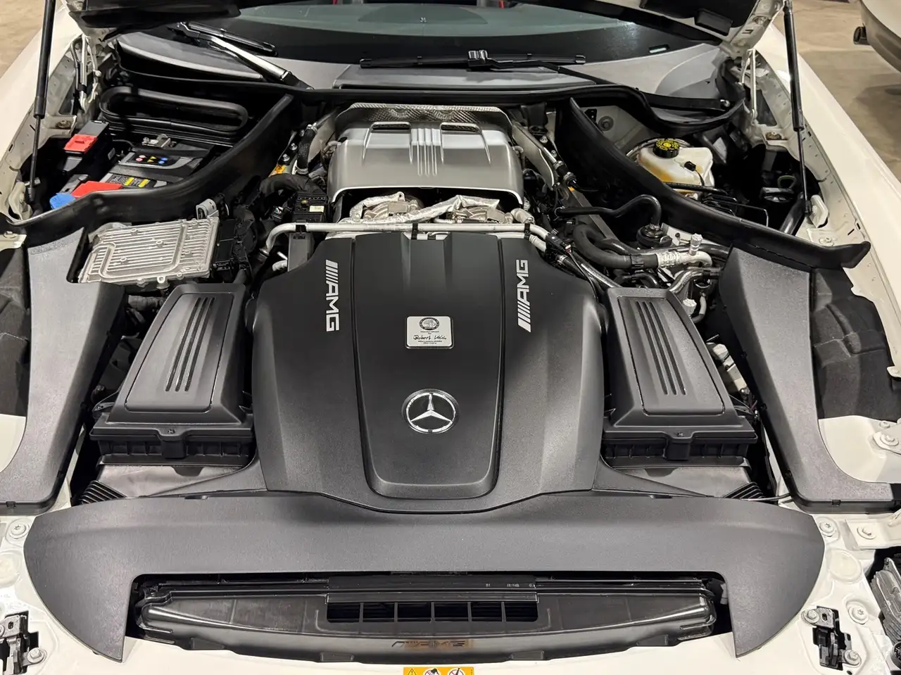 Mercedes-Benz AMG GT снимка Mercedes-Benz AMG GT