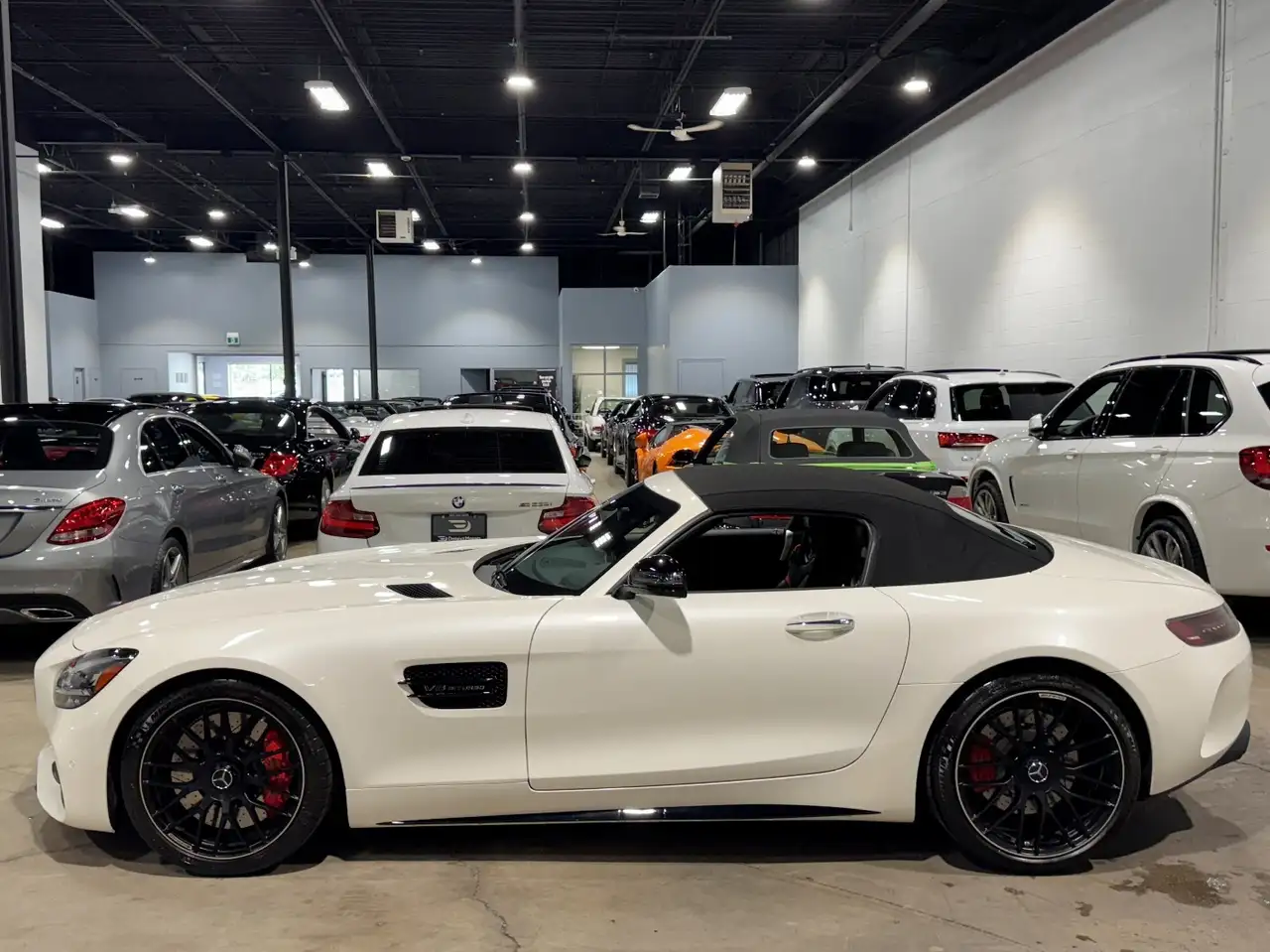 Mercedes-Benz AMG GT снимка Mercedes-Benz AMG GT