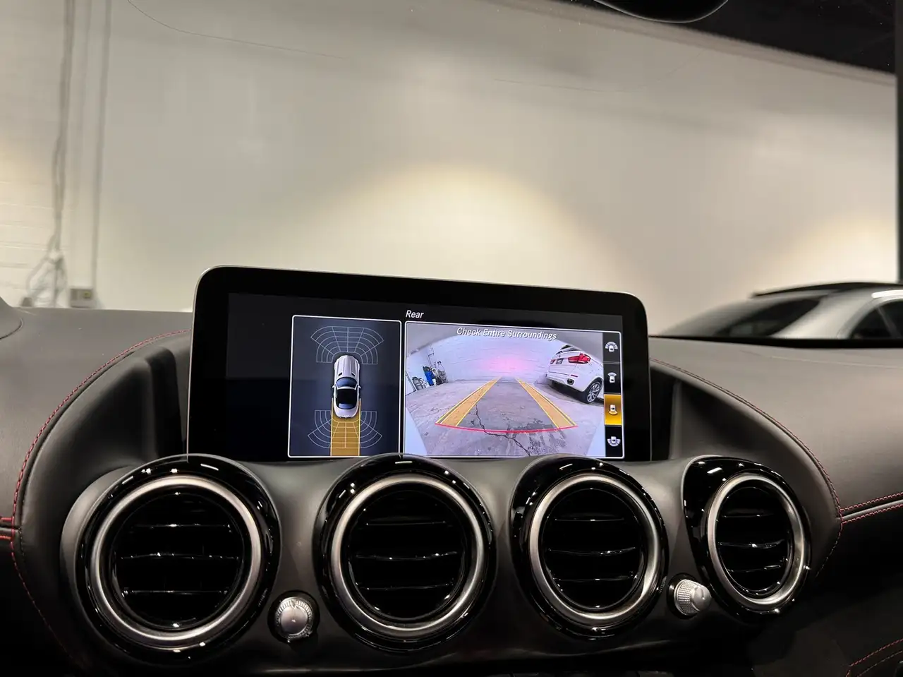 Mercedes-Benz AMG GT снимка Mercedes-Benz AMG GT