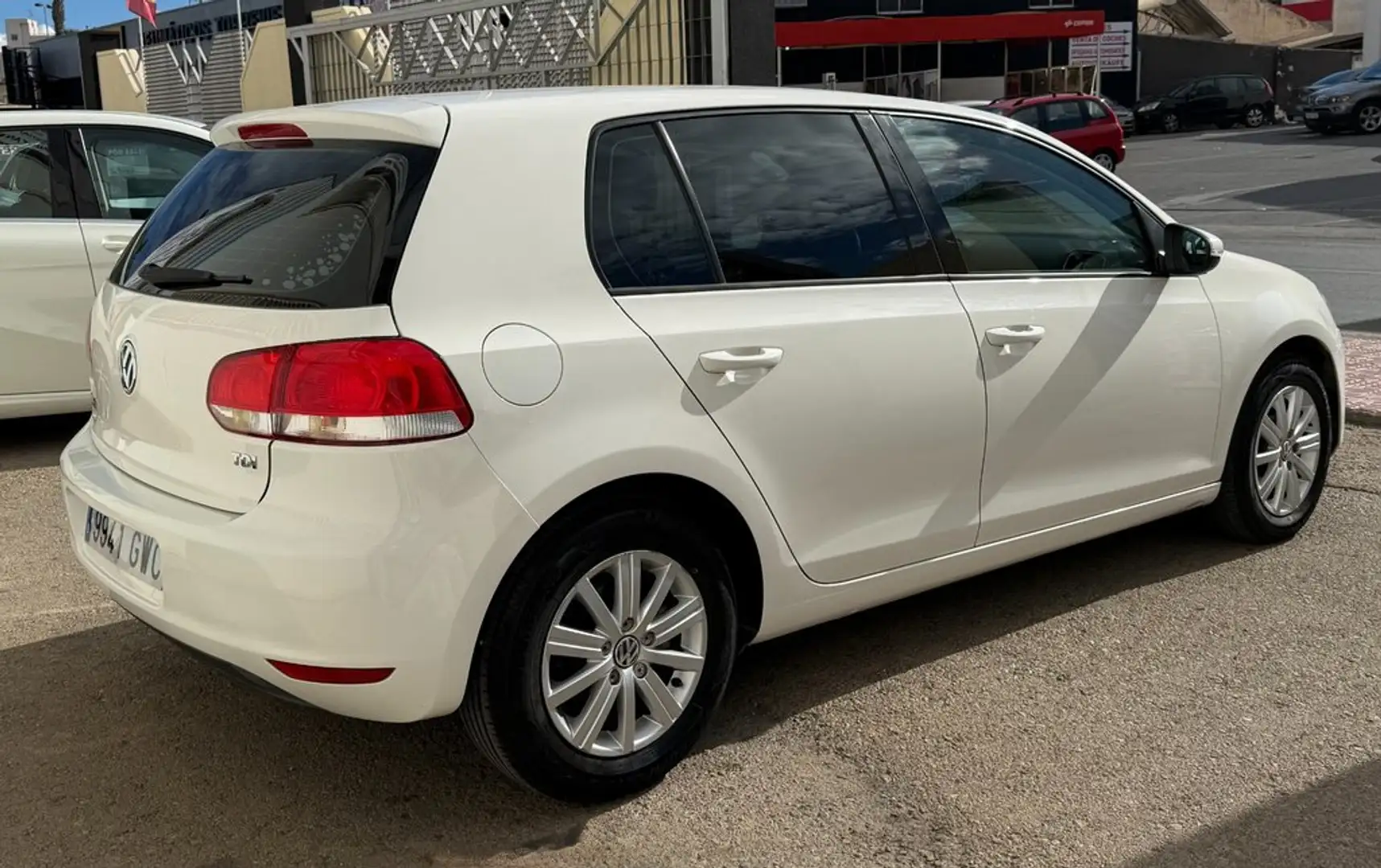 Volkswagen Golf 1.6 TDI 105cv BlueMotion Blanc - 2